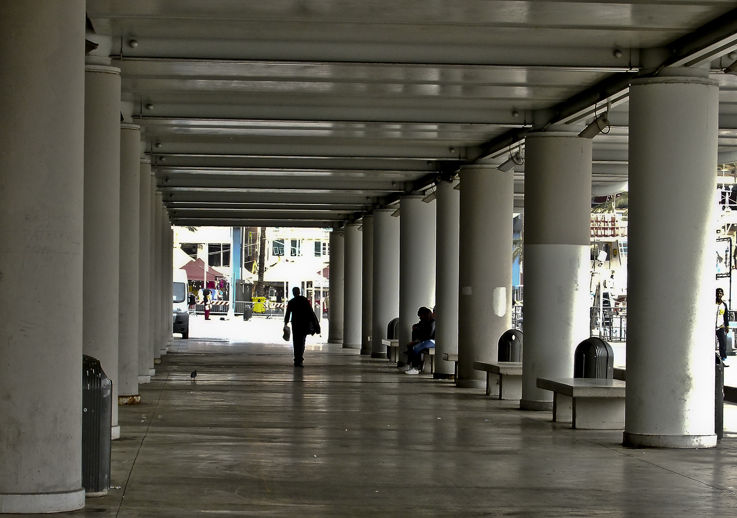 sotto all'acquario di genova