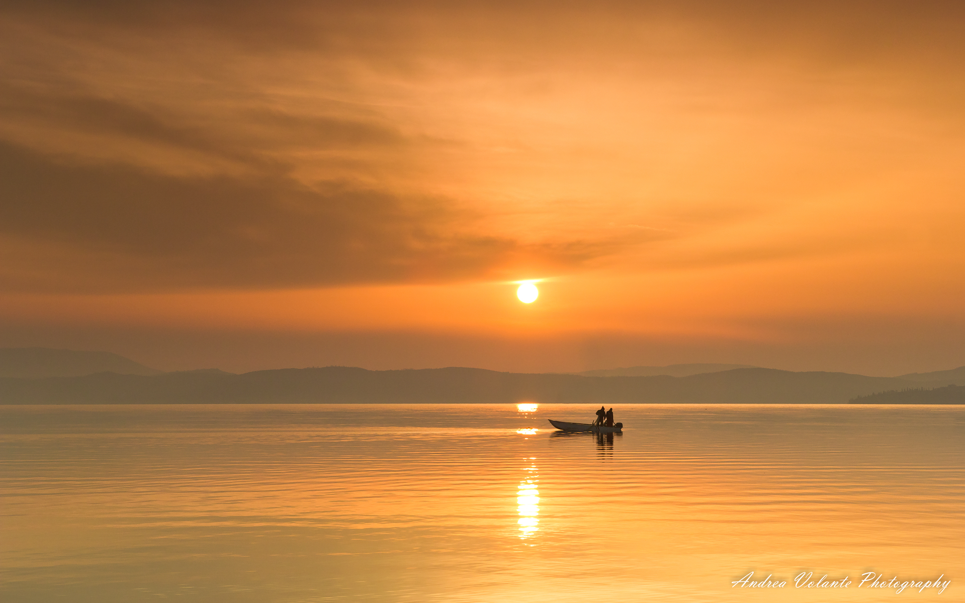 Trasimeno ..magiche atmosfere all'alba.