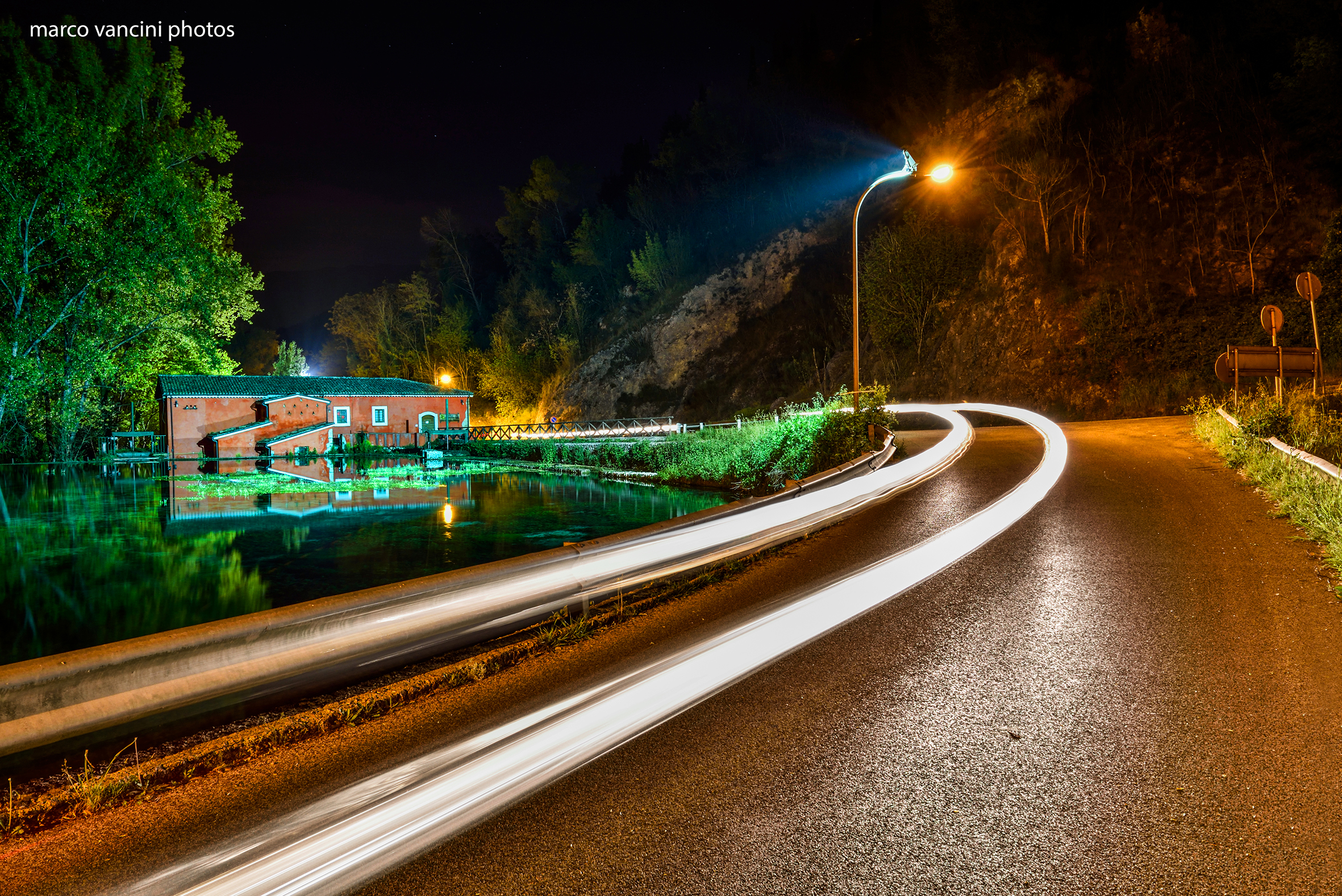 Il vecchio mulino in notturna