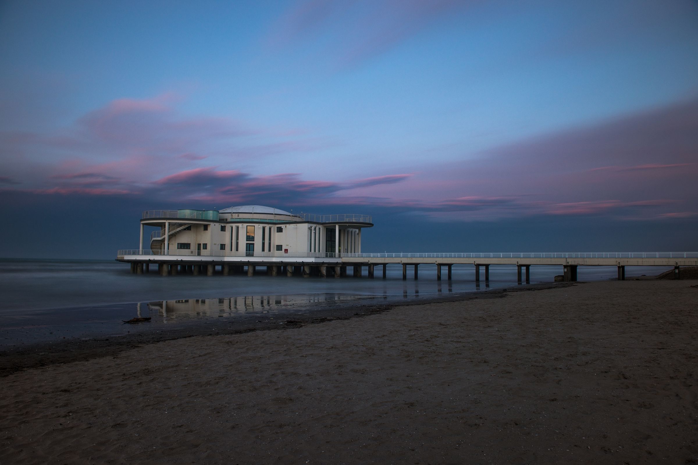 Una rotonda sul mare