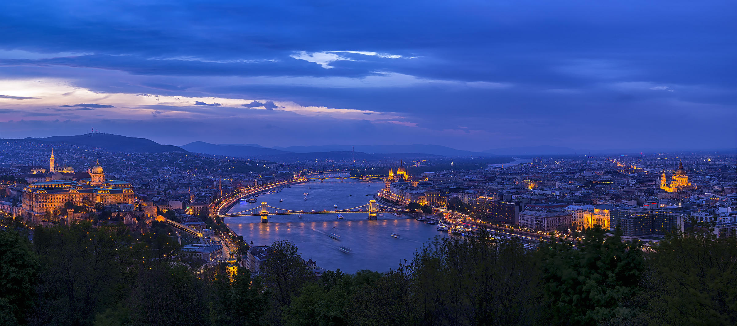 The charm of Budapest blue hour