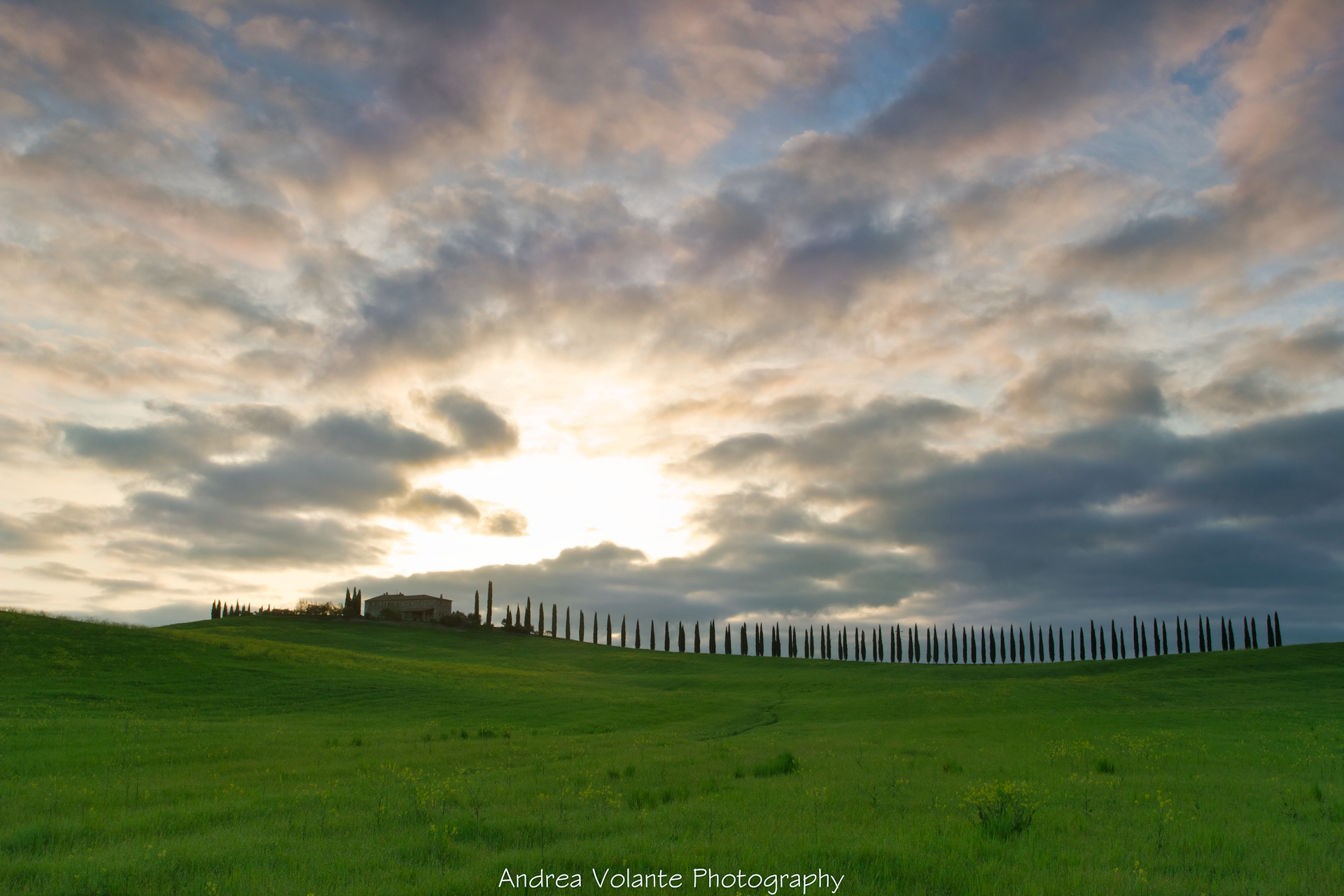 Poggio Covili ..giochi di nubi e luci all'alba.