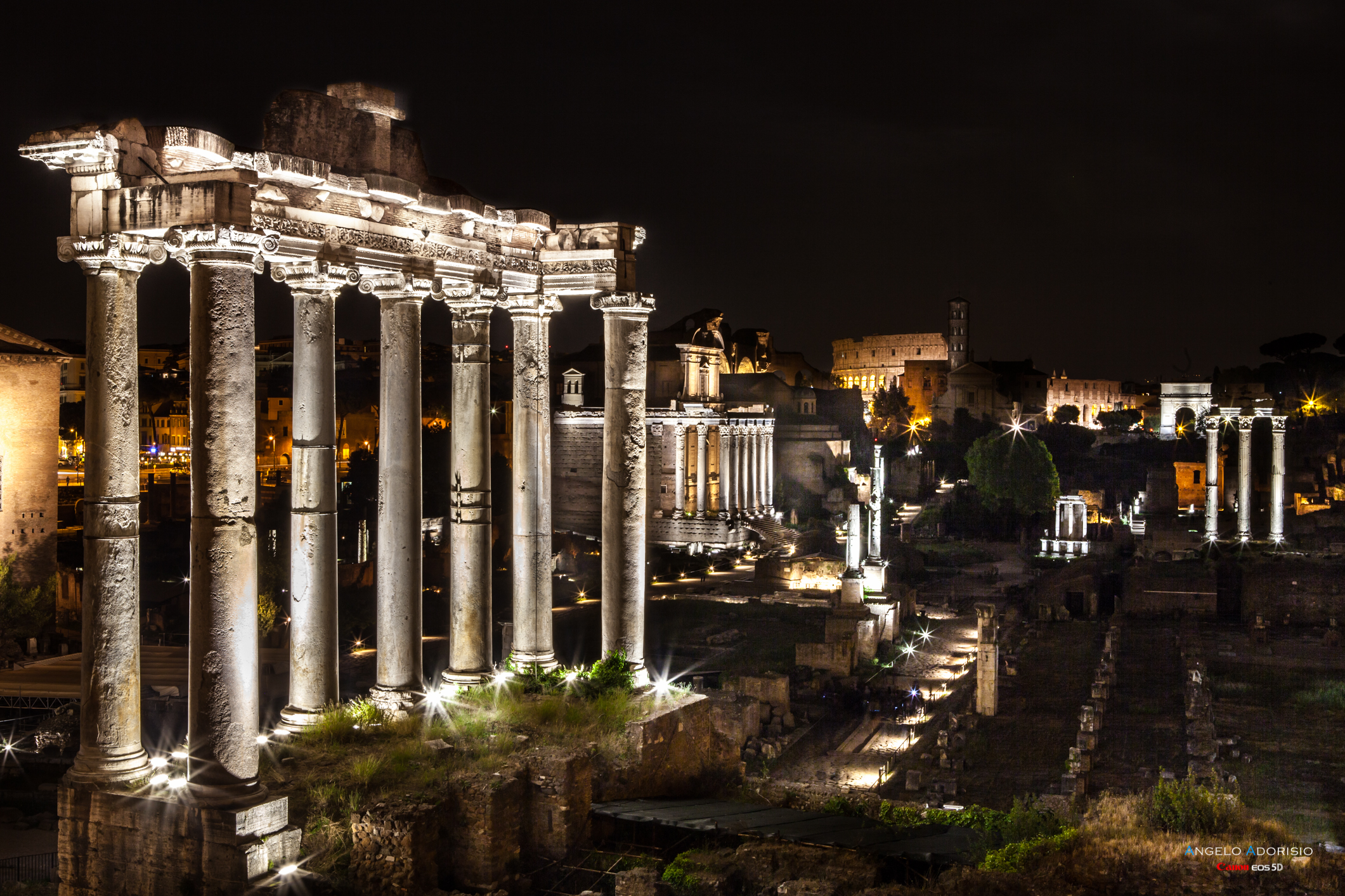 Roma - Foro Romano illuminato per il Natale di Roma