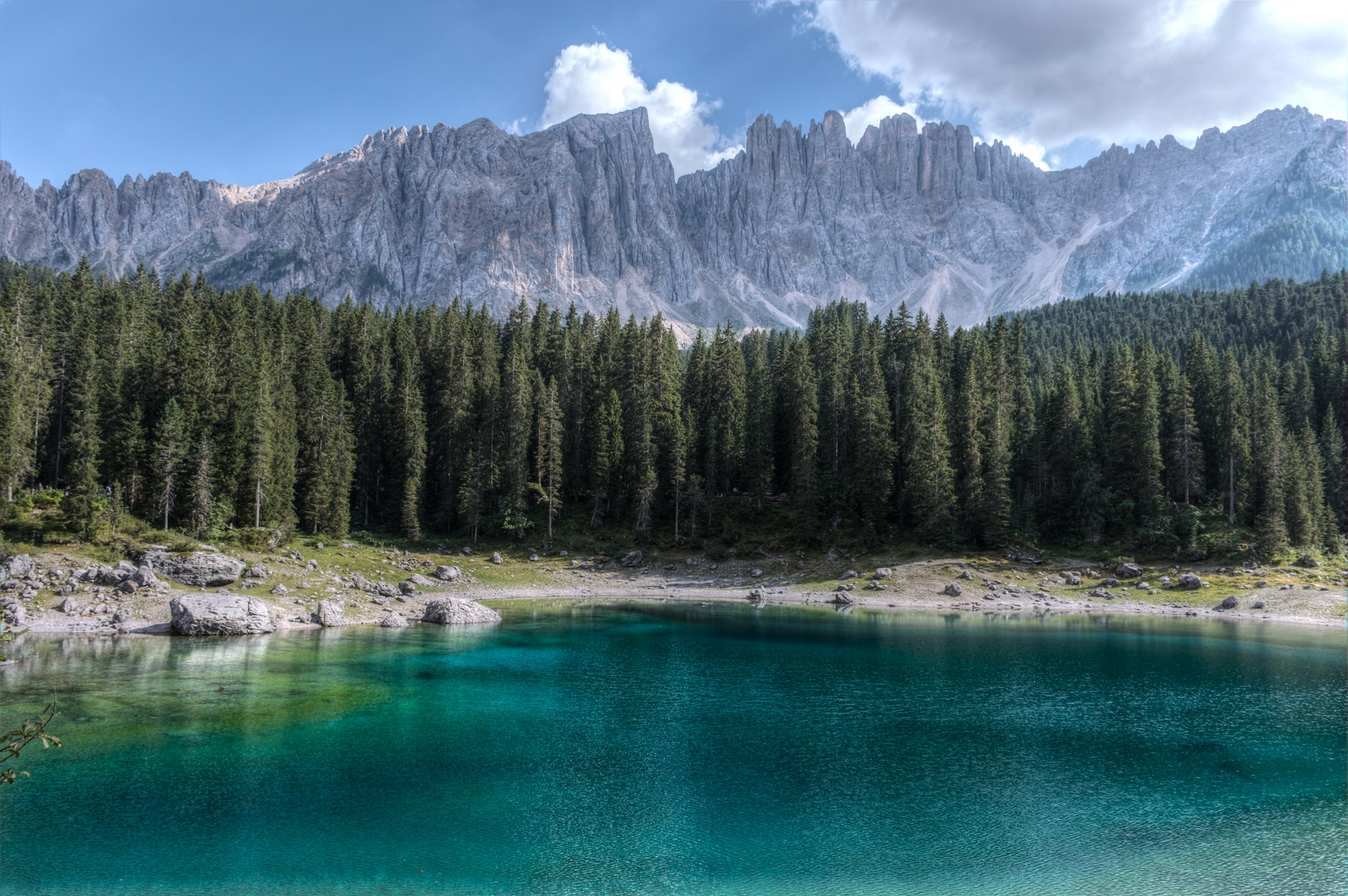 Una carezza fra le rocce (versione tonemapped)