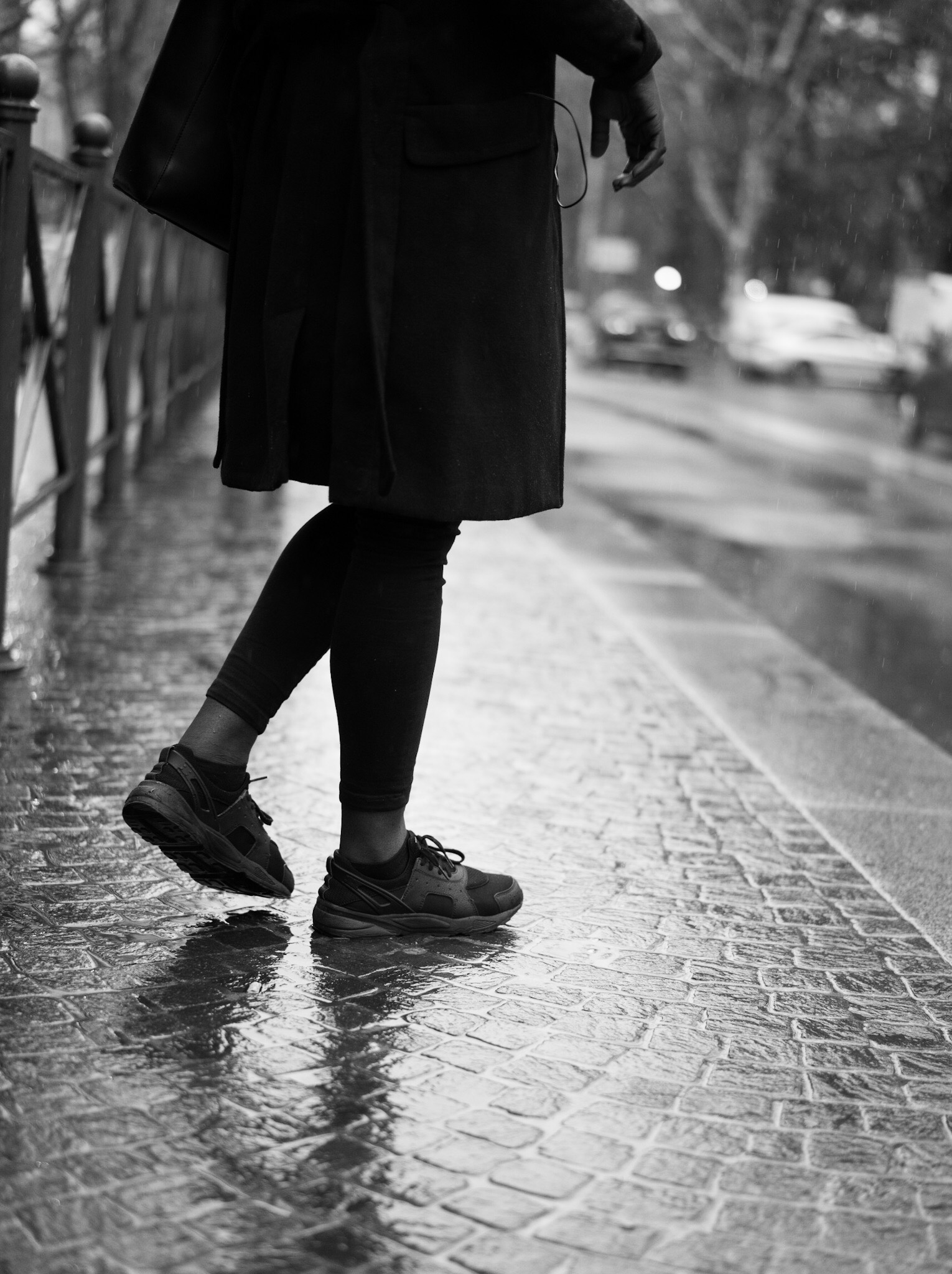 Monochromatic movements.