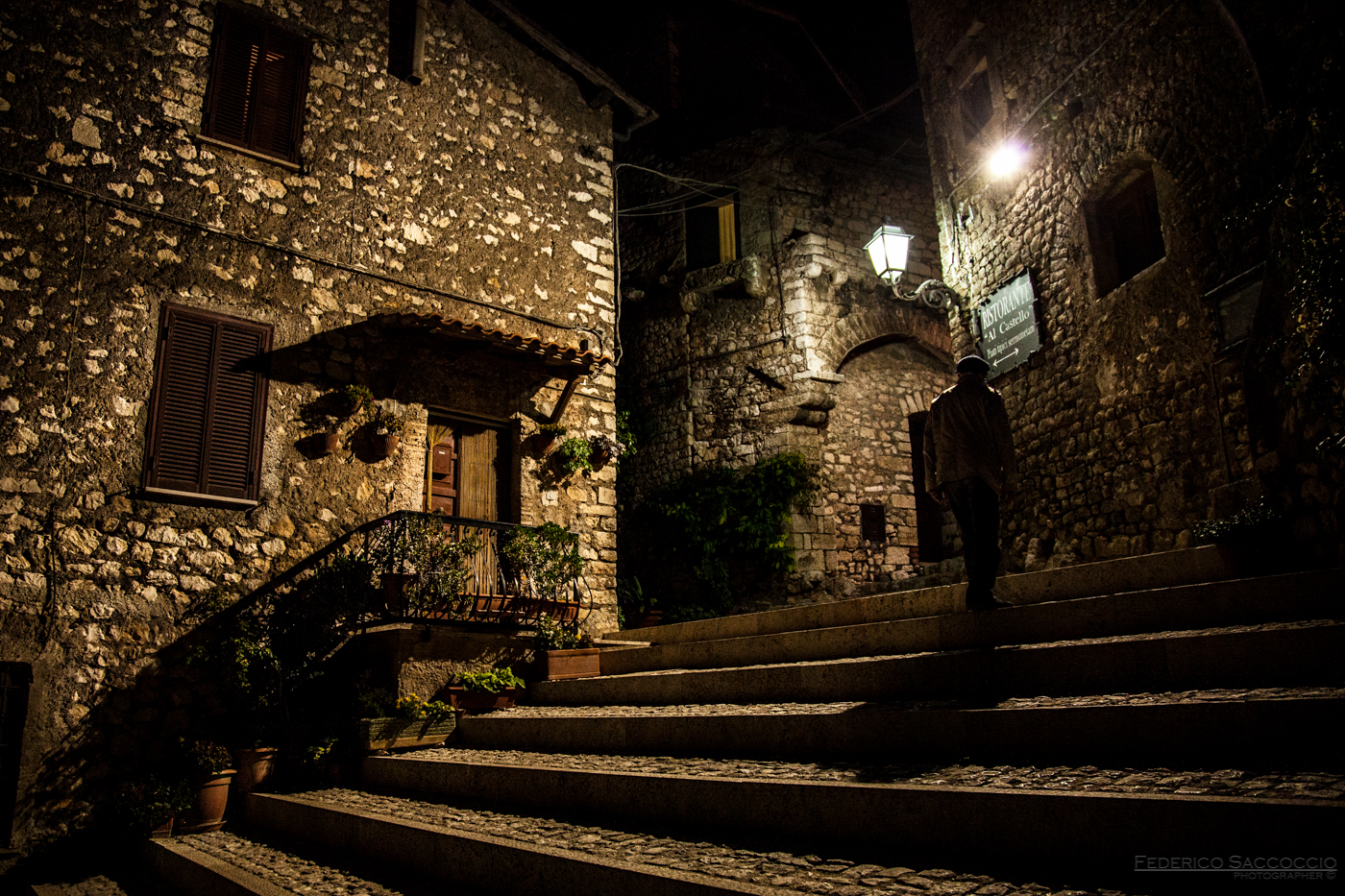 Sermoneta di notte