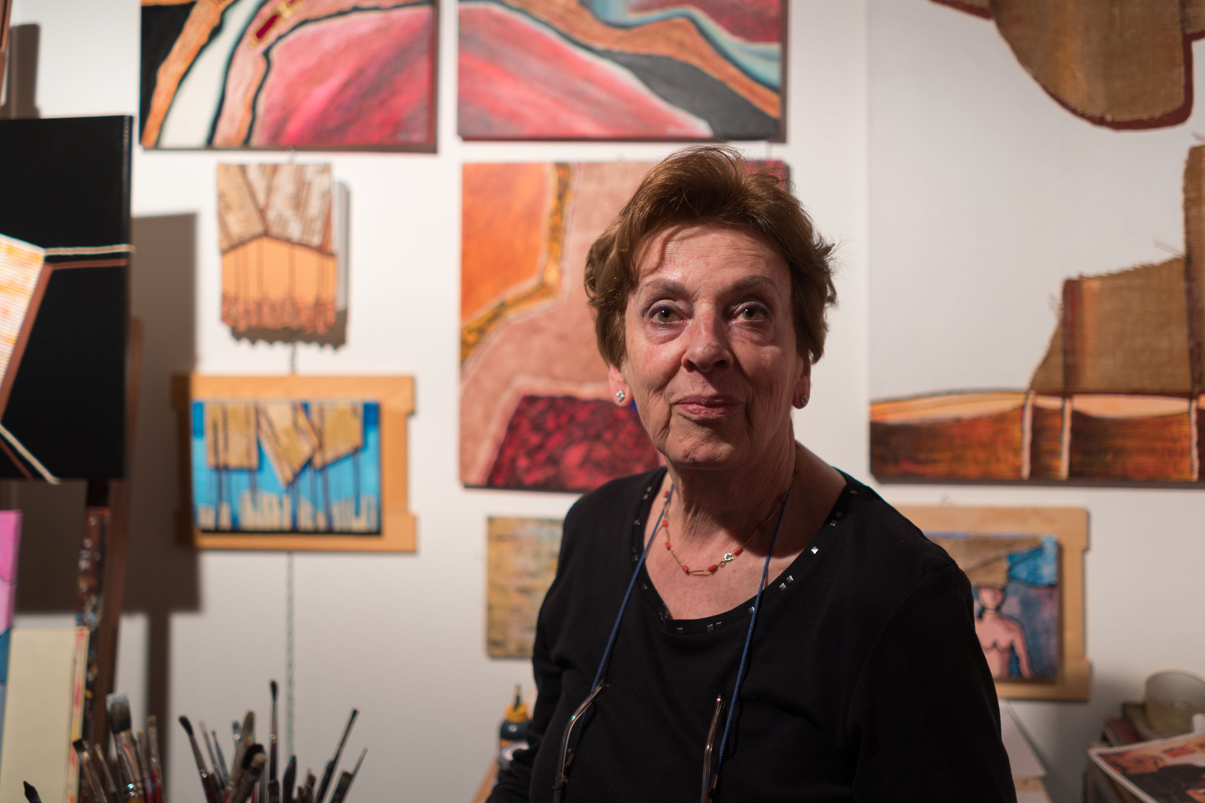 l 'artist Anna Maria Bracci in his studio