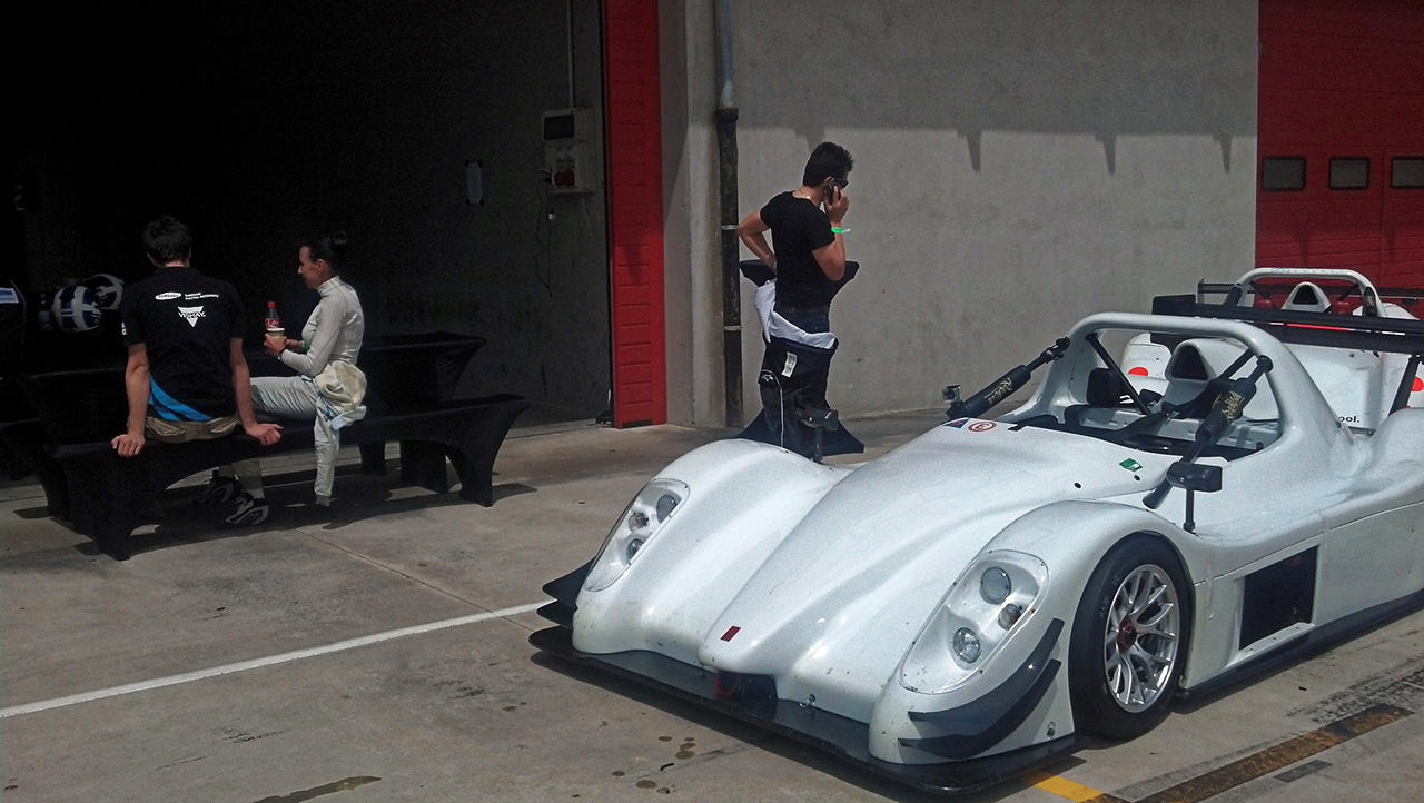 A imola a provare le auto