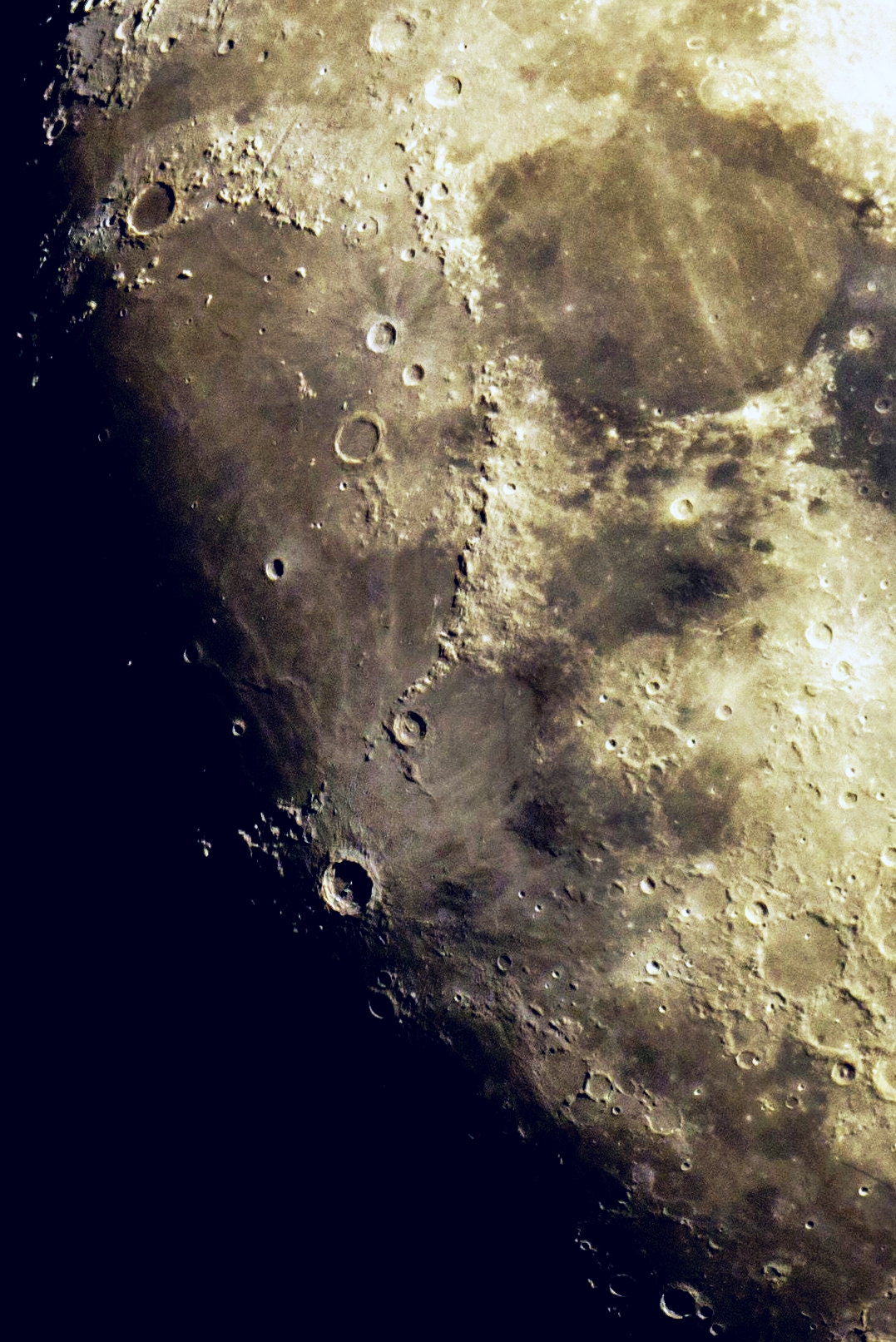 Luna: detail