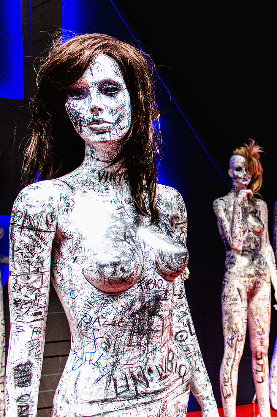 Observed by the manikin