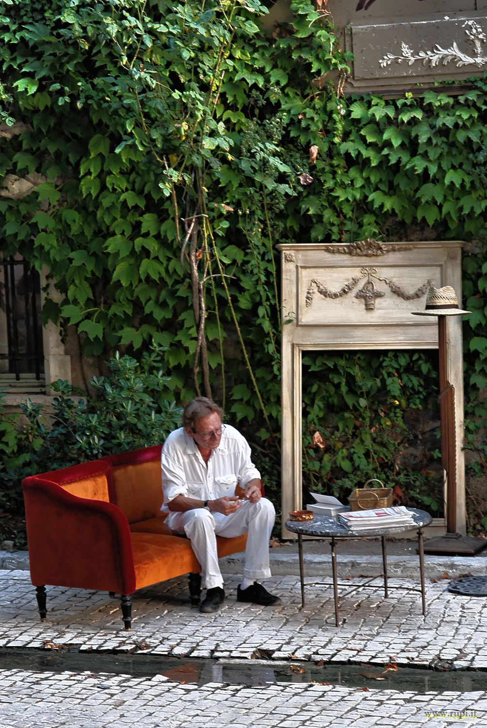 St-Remy-de-Provence - Lettura all'aperto - 2