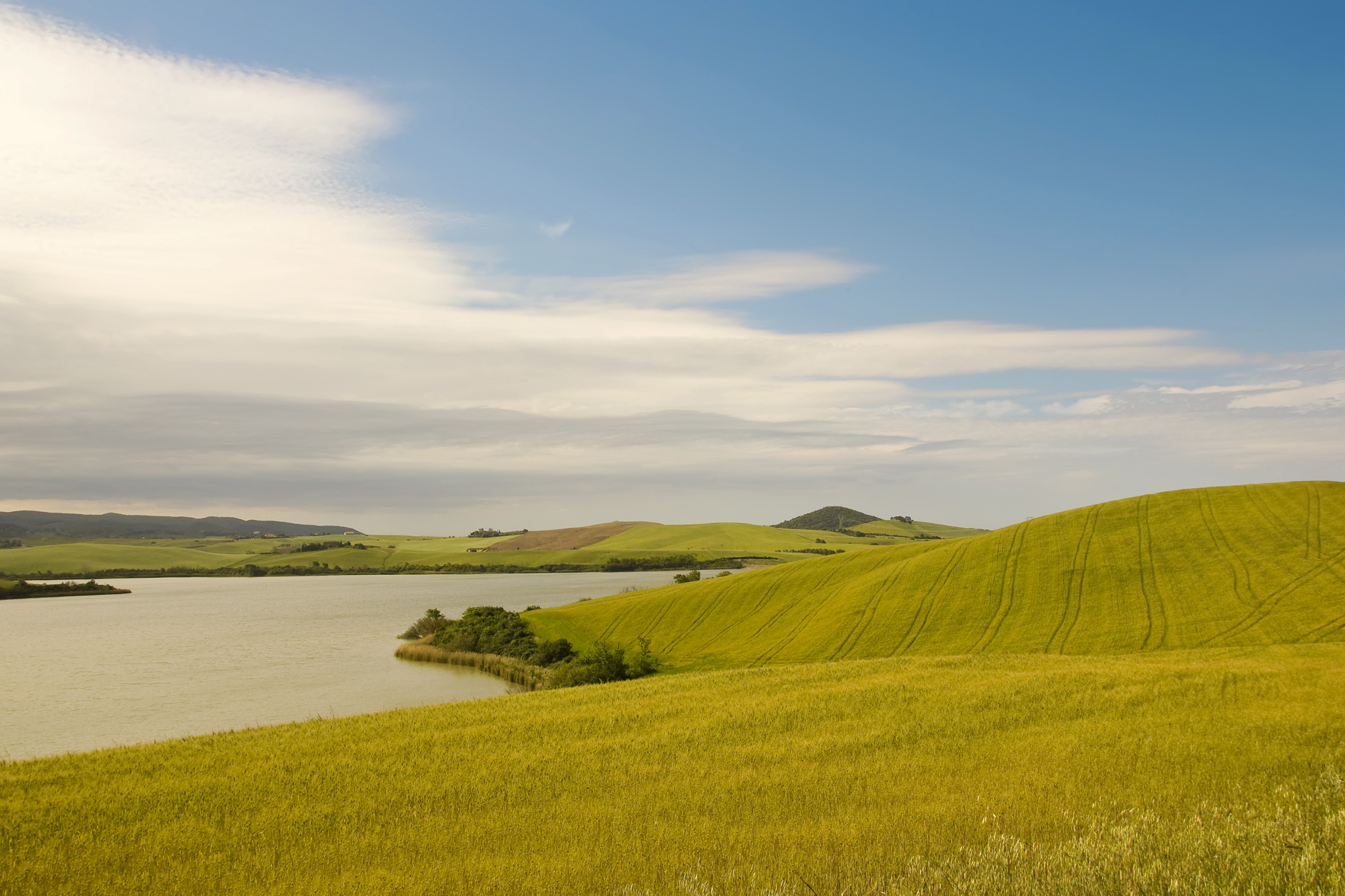 Fantastici colori nel lago di Santa Luce