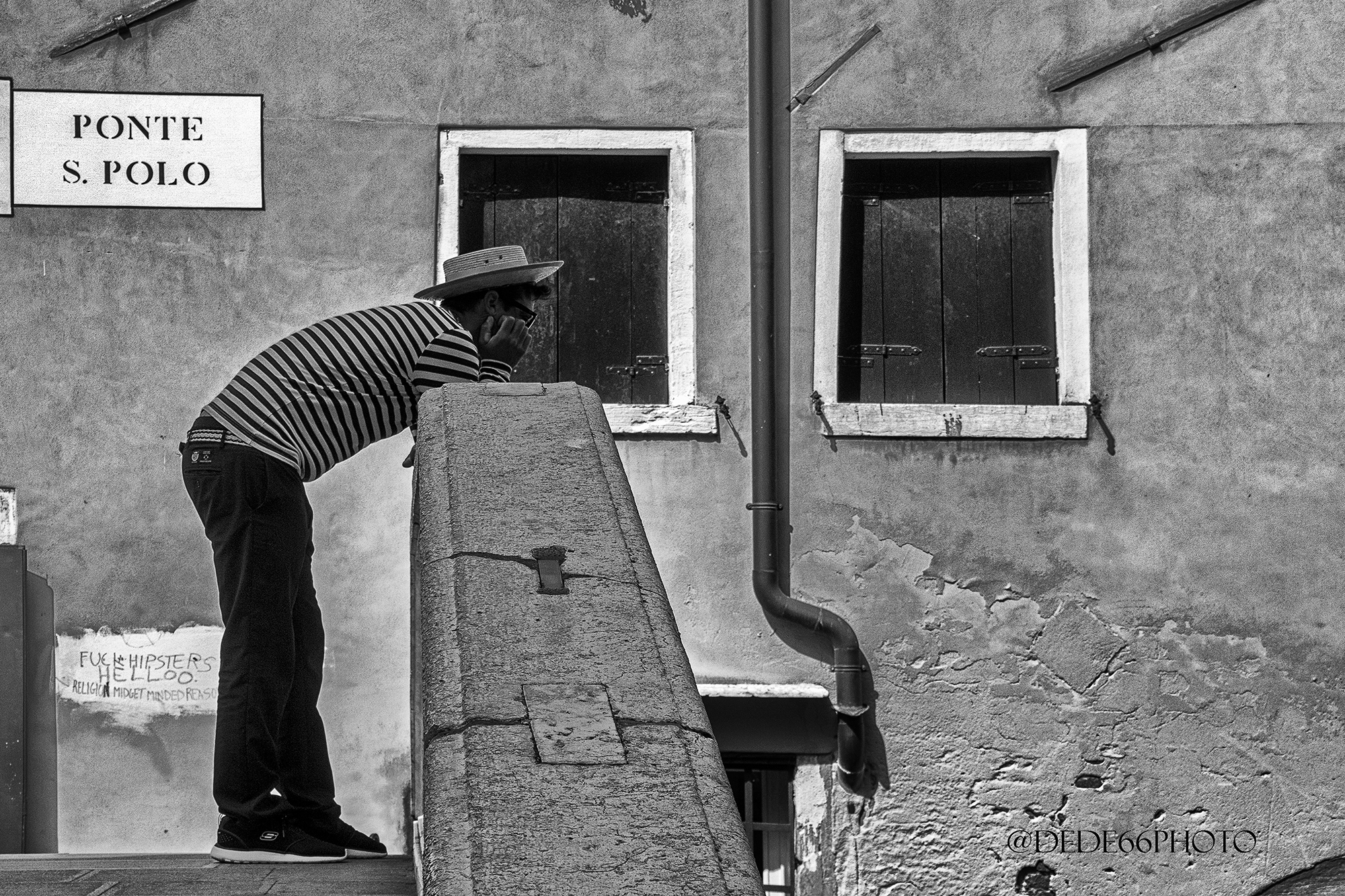 The San Polo Bridge, The Gondolier Wait Only.