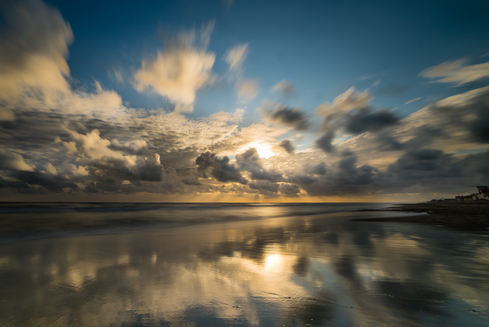 The Sun in the hands