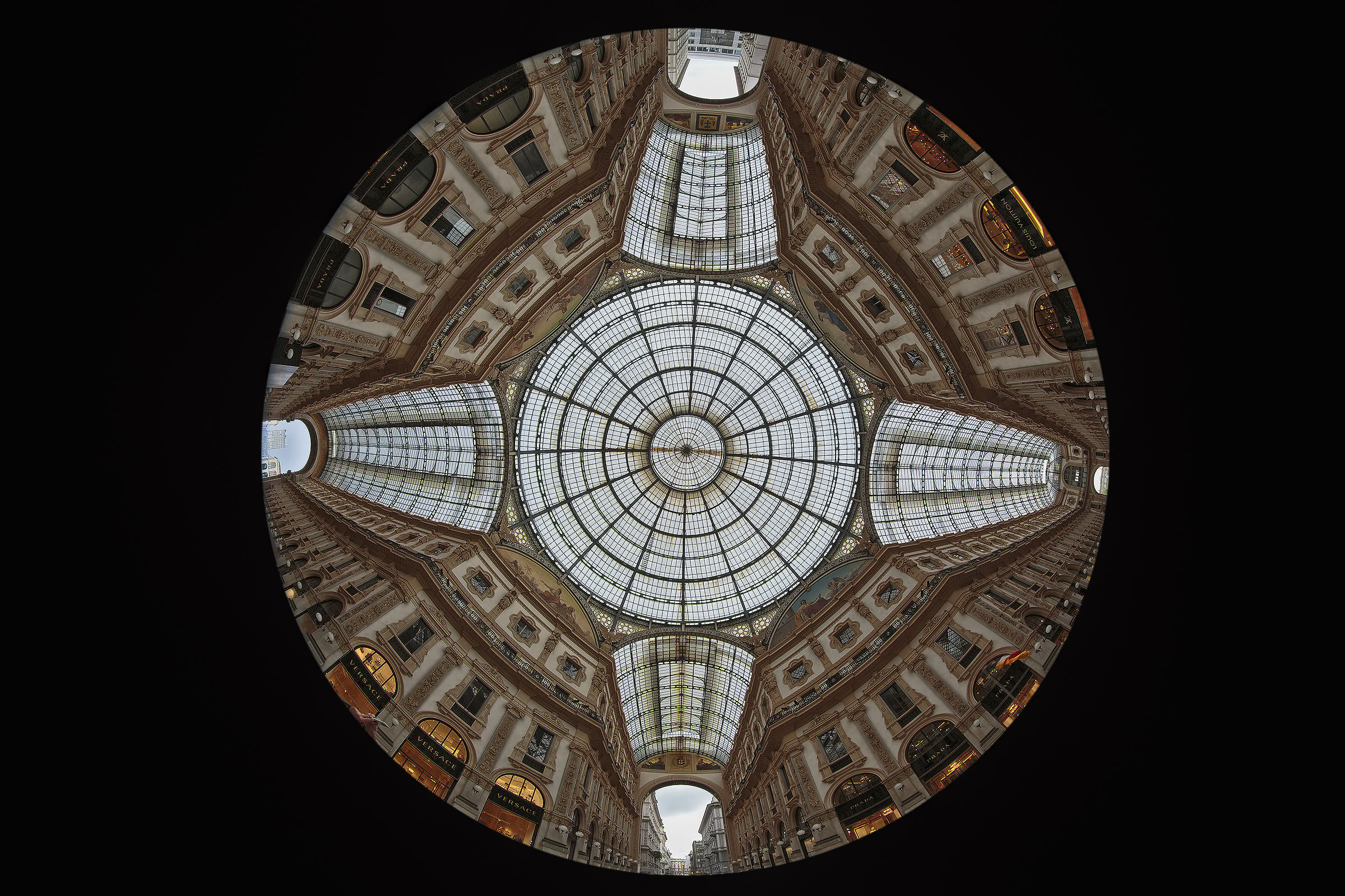 Un giro di negozi in Galleria Vittorio Emanuele