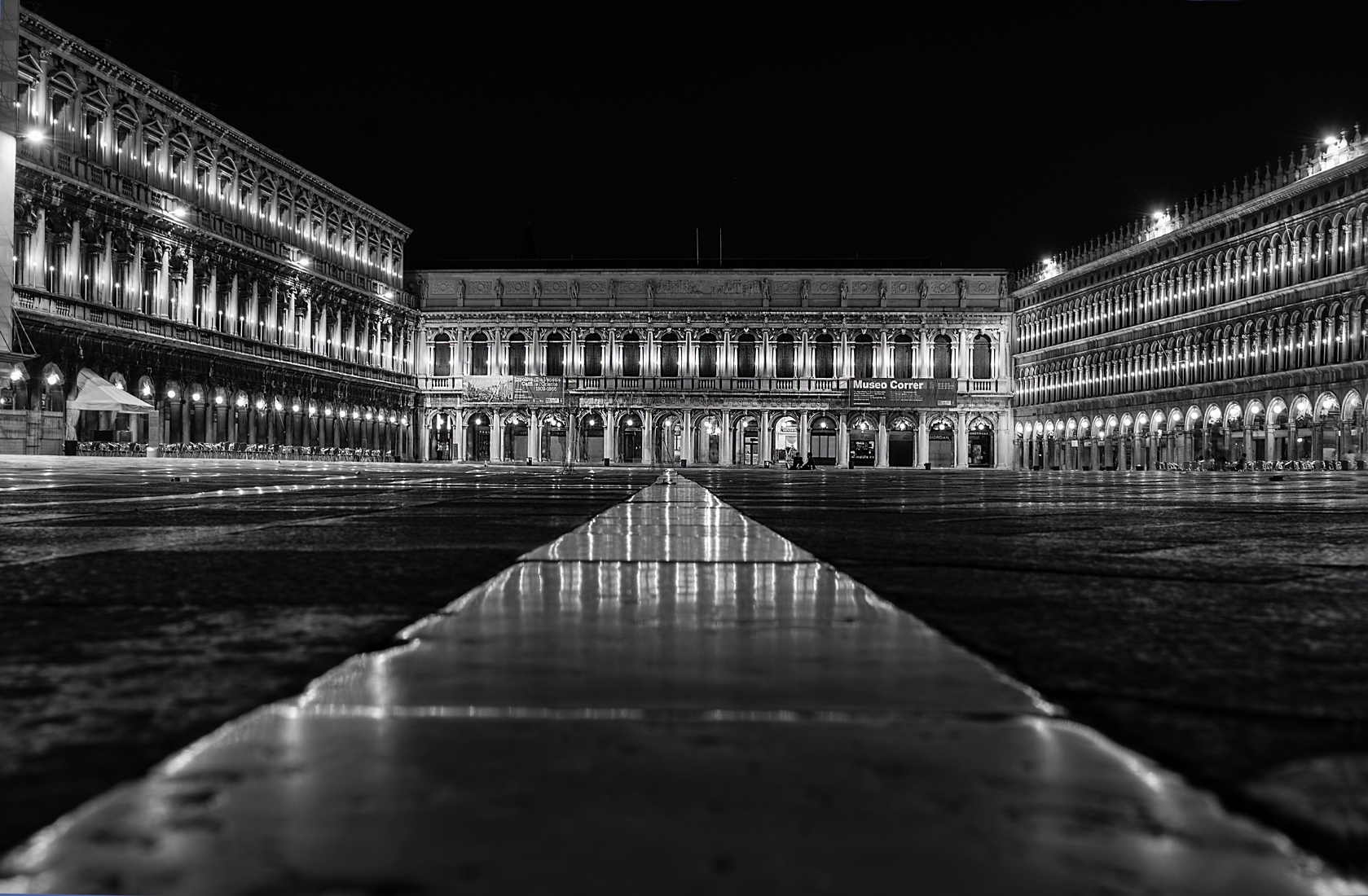 Piazza S. Marco hours 03:15