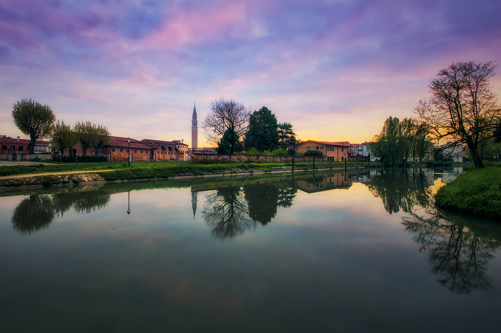 Alba along the Brenta Canal
