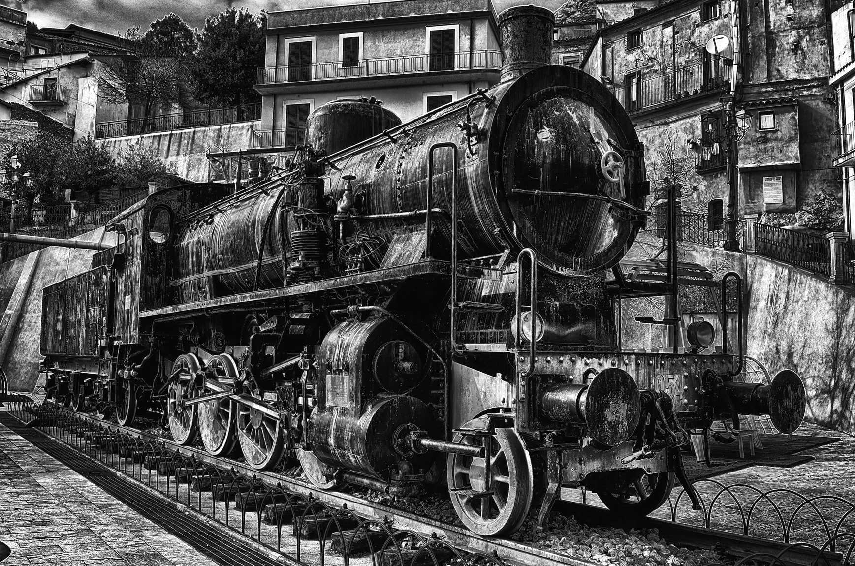 Steam locomotive "FS 740" - HDR