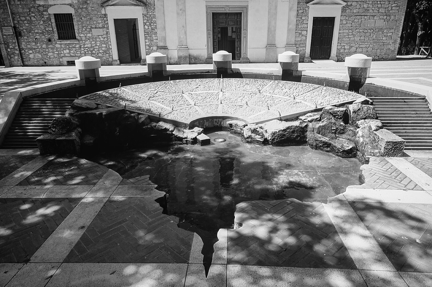 La fontana squarciata