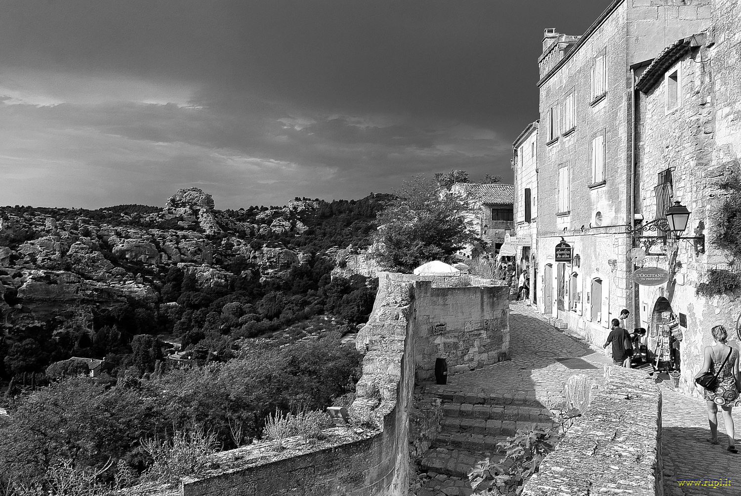 Les Baux-de-Provence - Temporale estivo in arrivo - BN