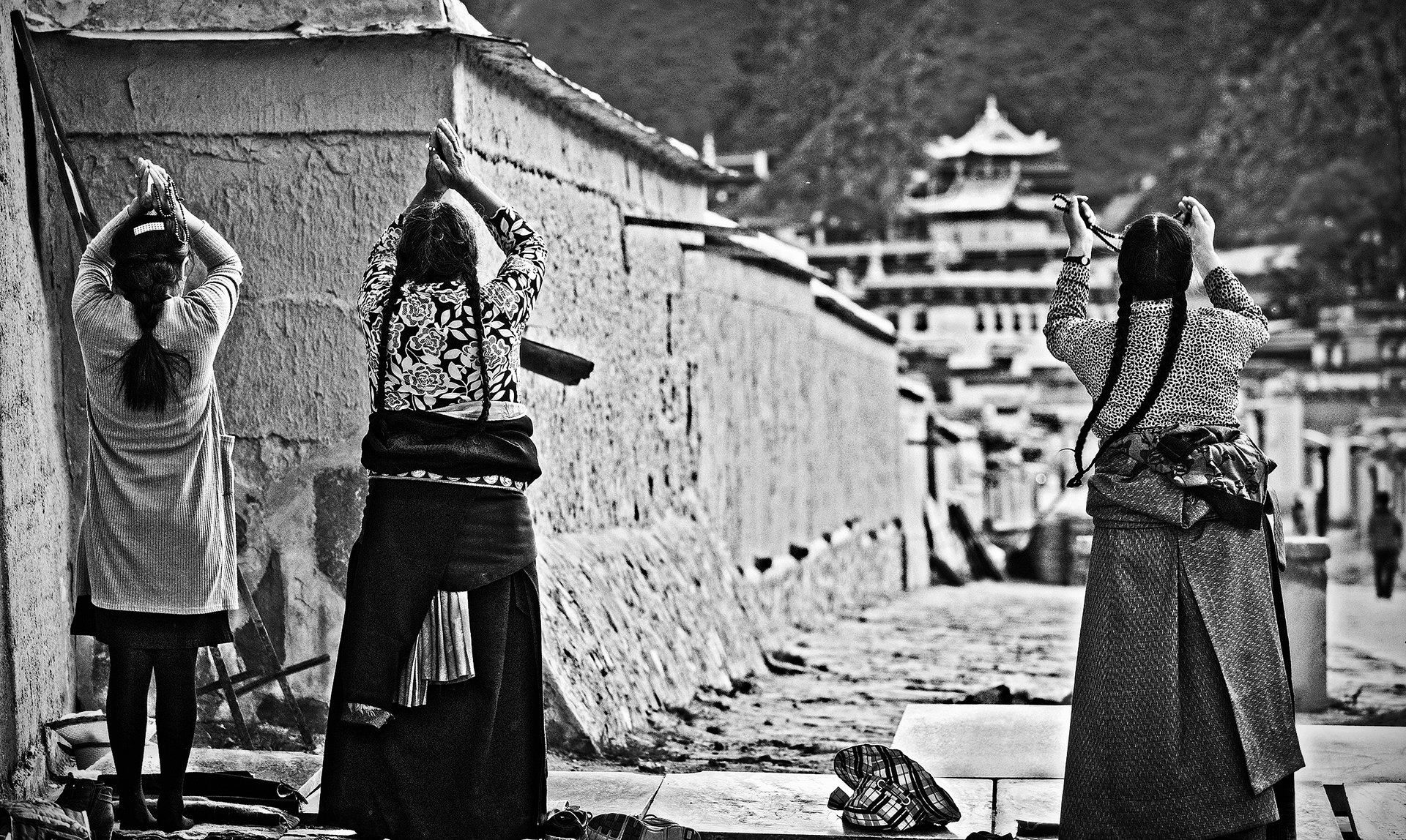 Praying to the monastery