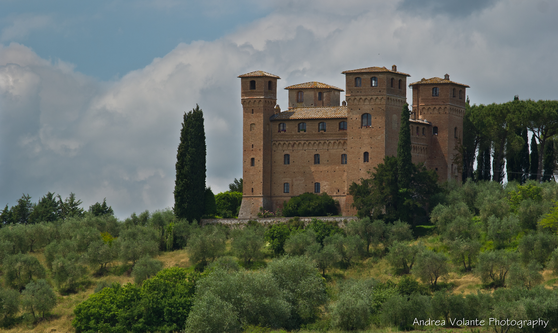 Small medieval jewel in the land of Tuscany.