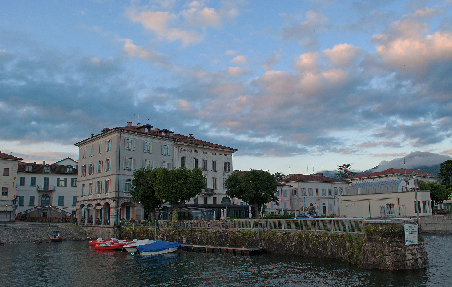 L'alba in quei di Luino