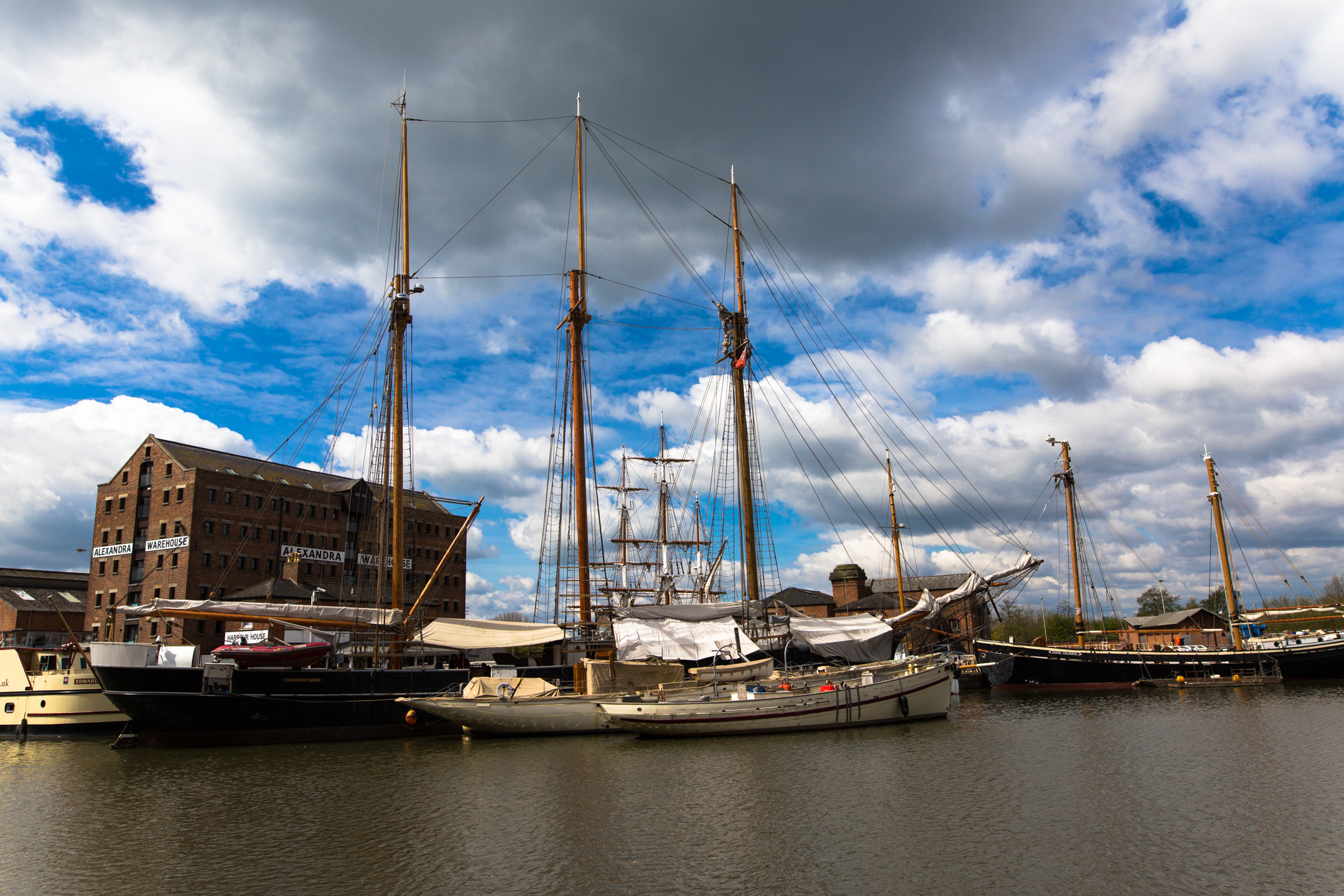 The ship Dindirindina