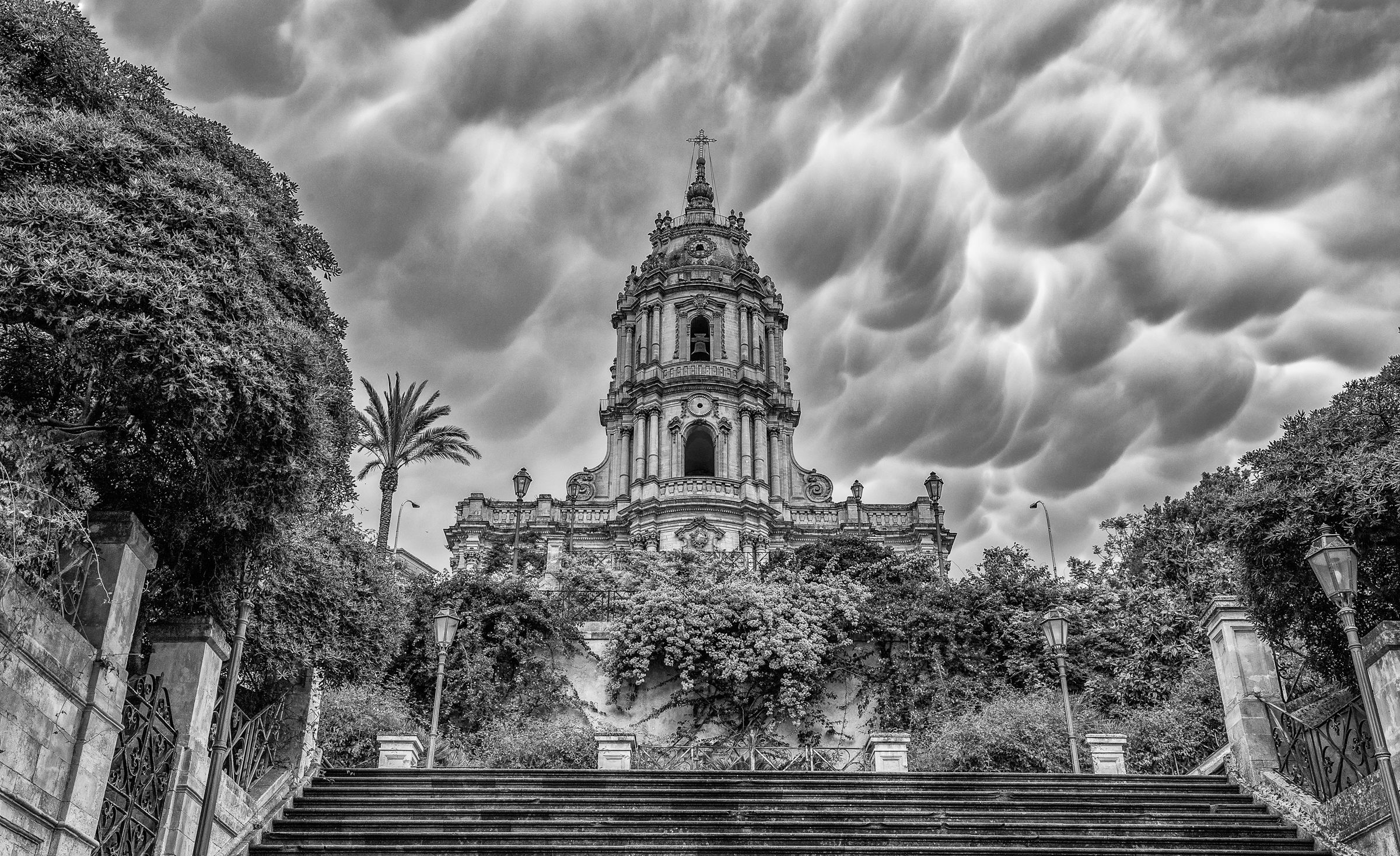 Strane nuvole sul Duomo