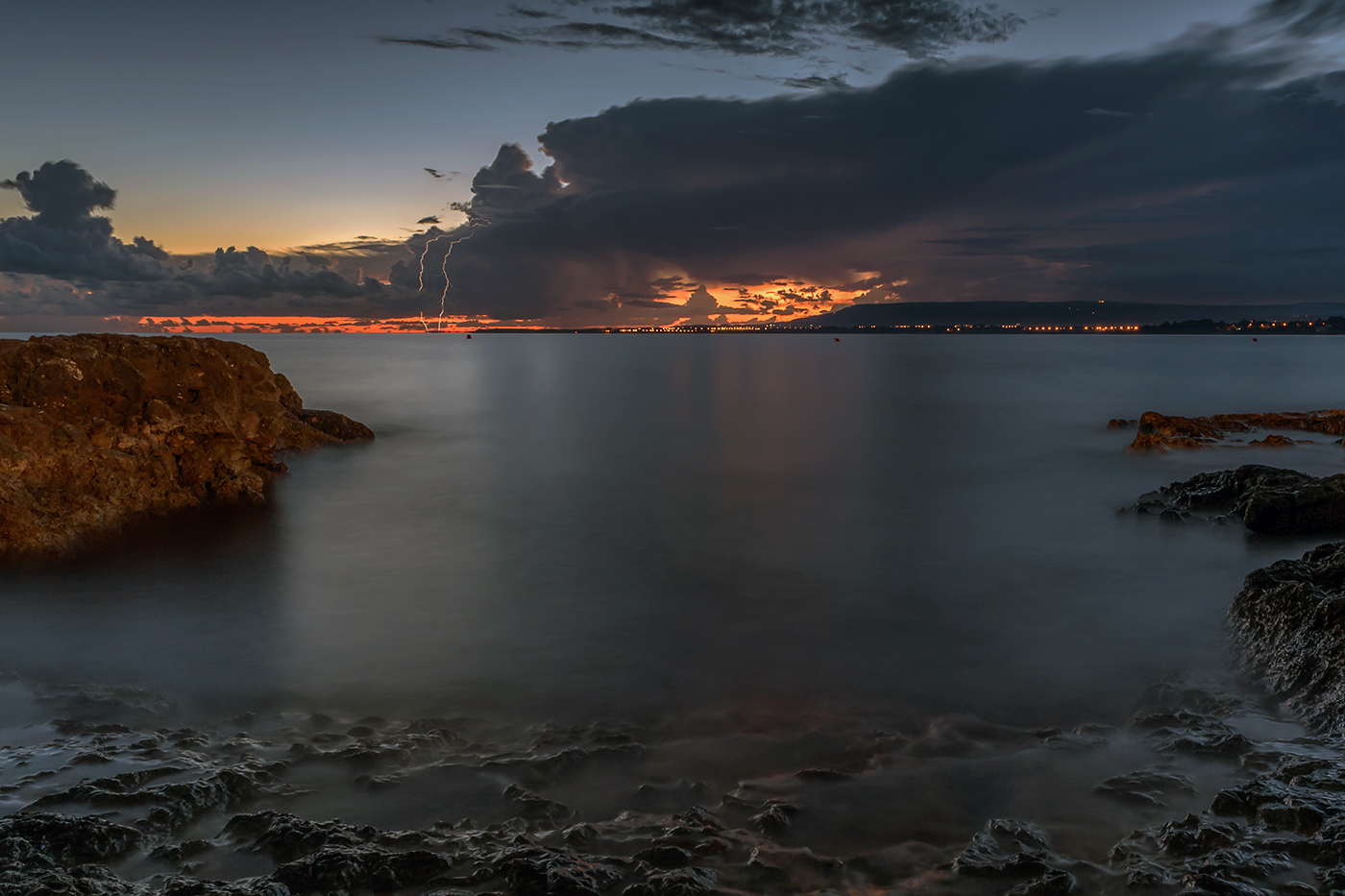 lightning on the horizon