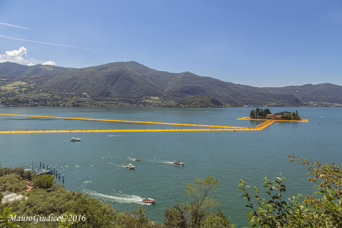 The Floating piers