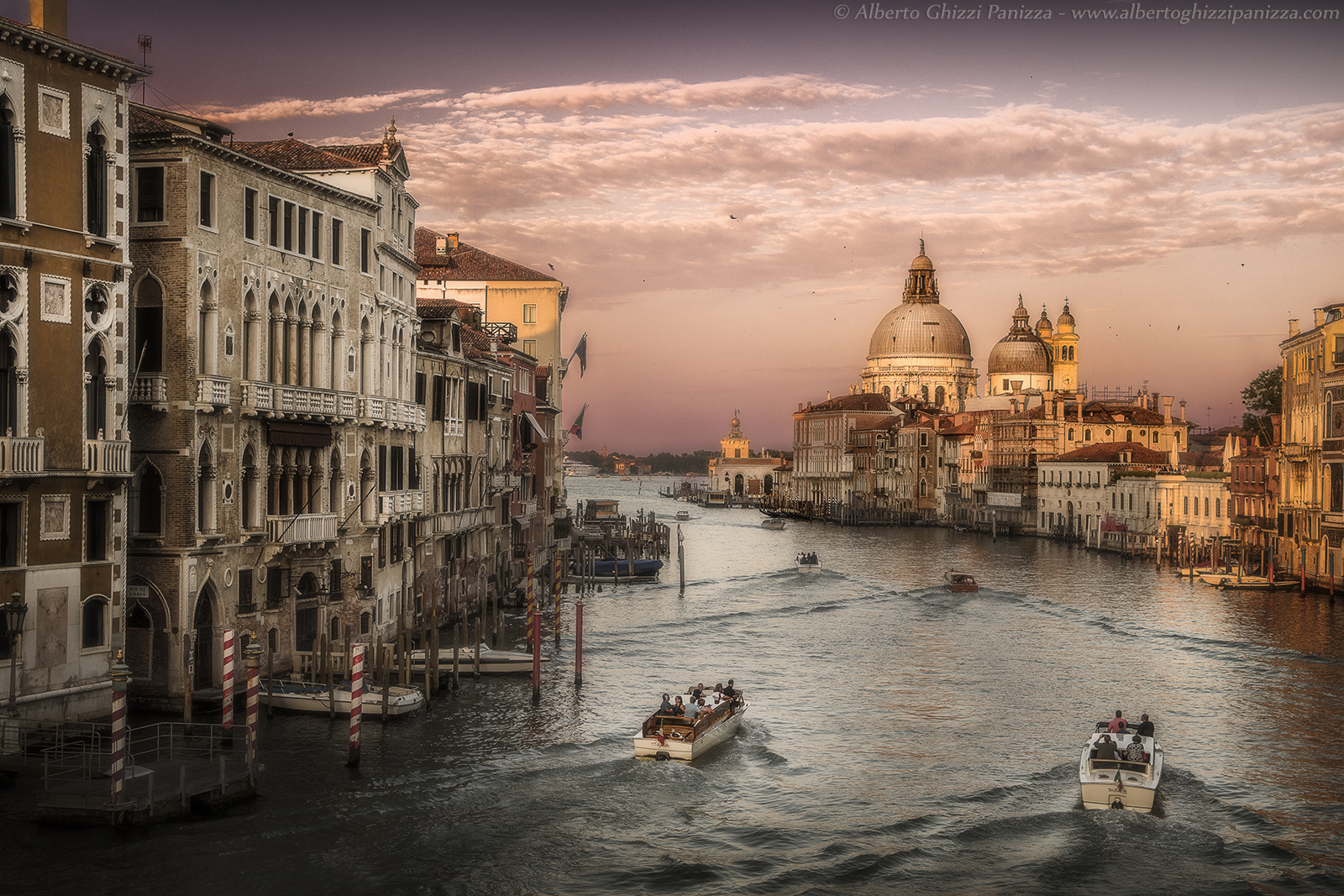 Tra le luci di Venezia