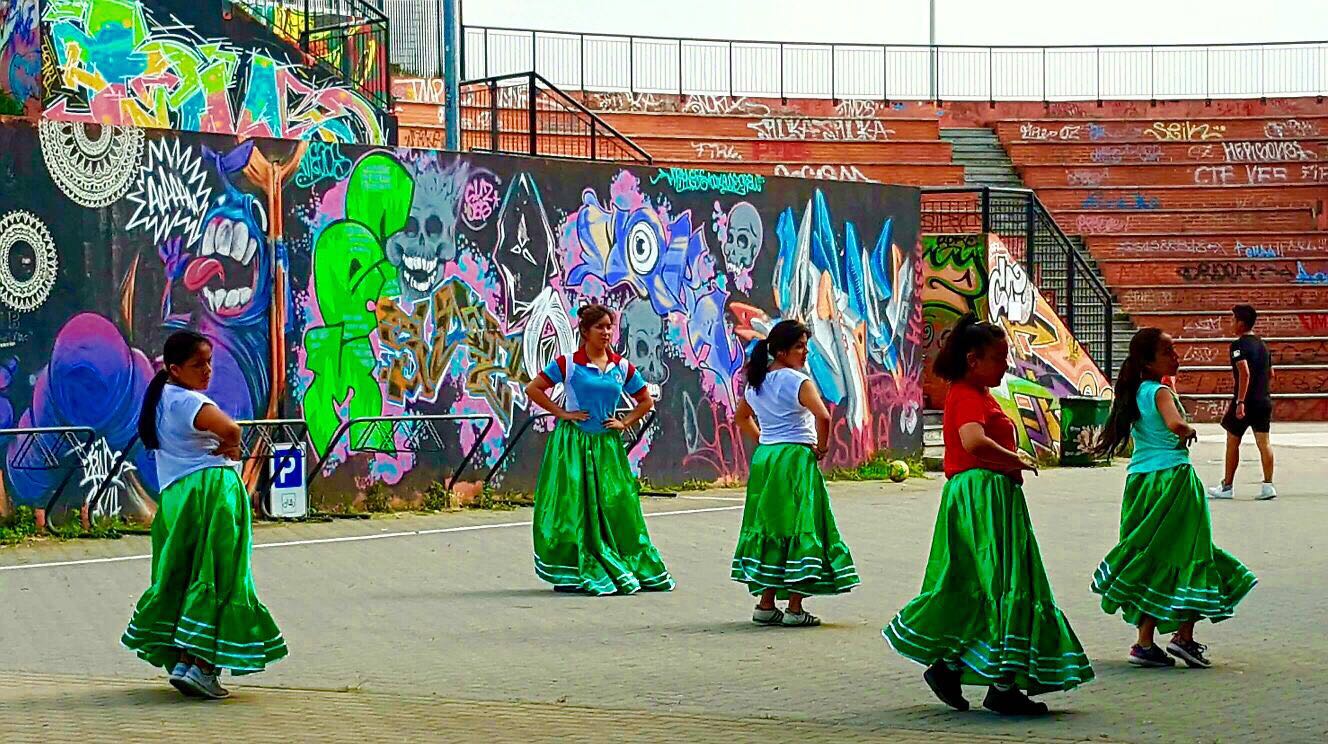 Dance lesson at the park Martesana -Milano