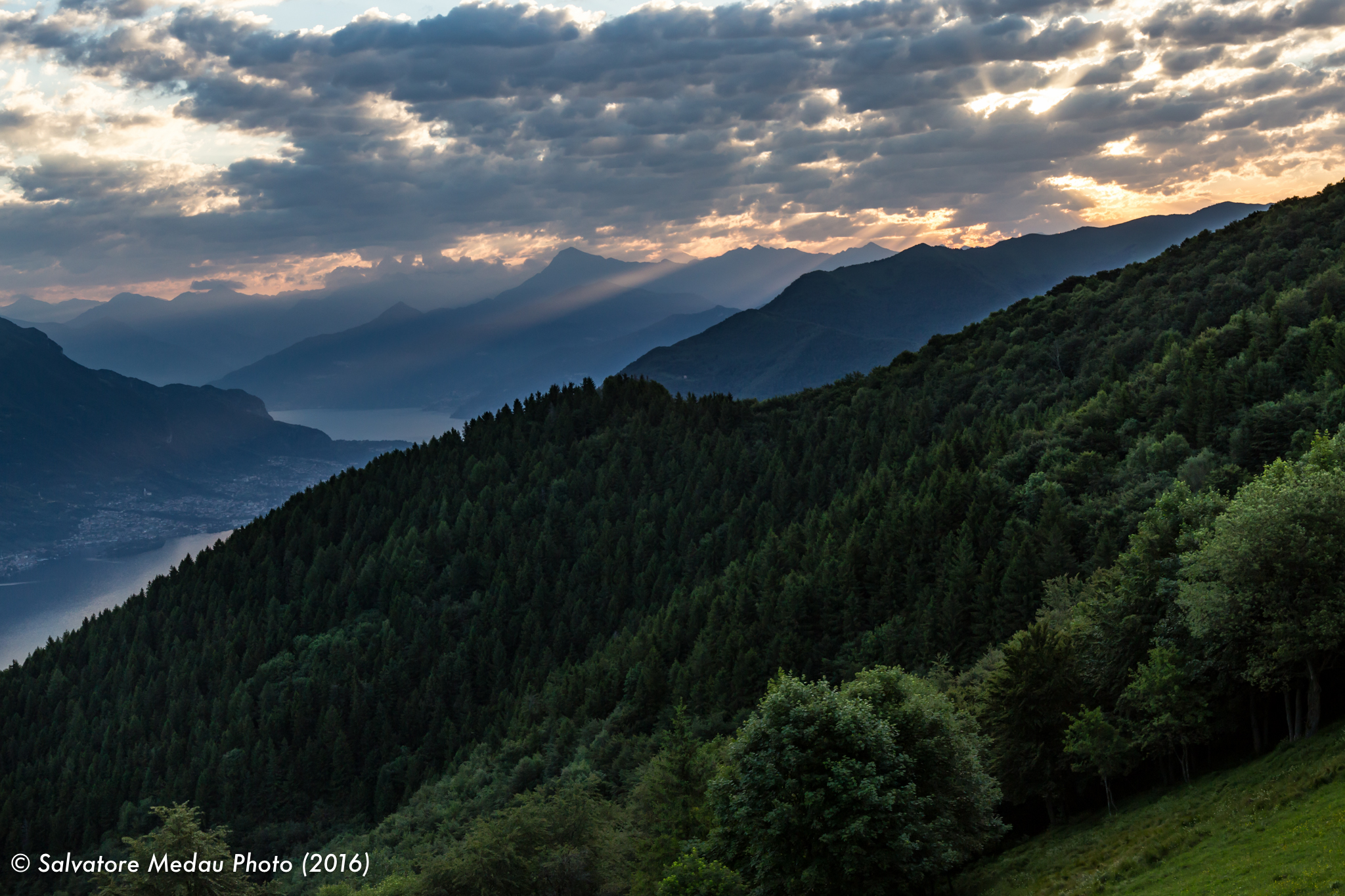 Sunrise on Mount Colmegnone (co)