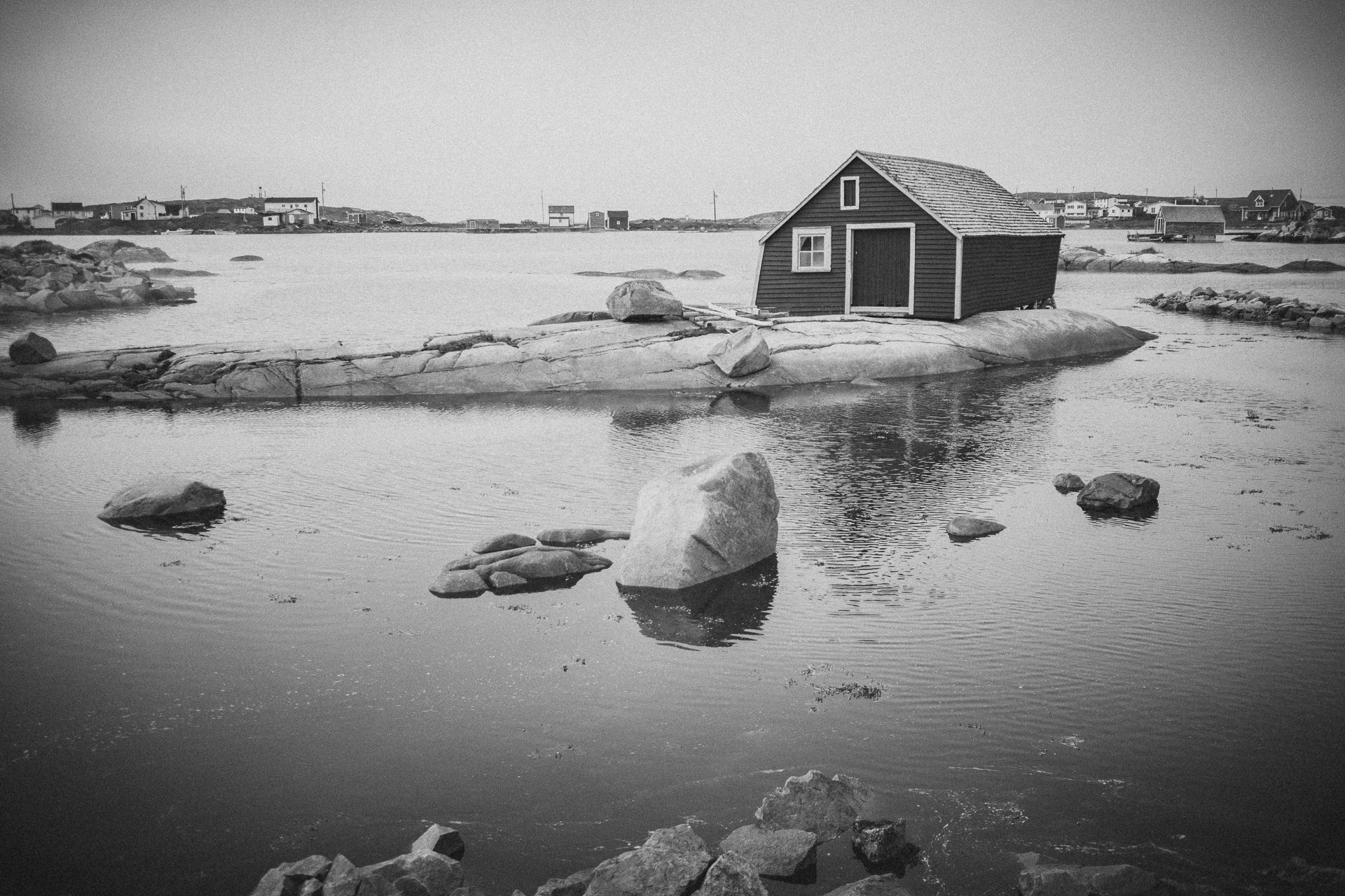 Fogo Island, Tilting