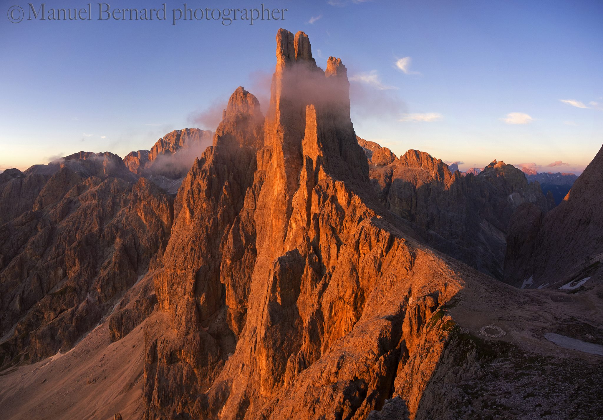 il candido bacio della sera sulle Torri del Vajolet