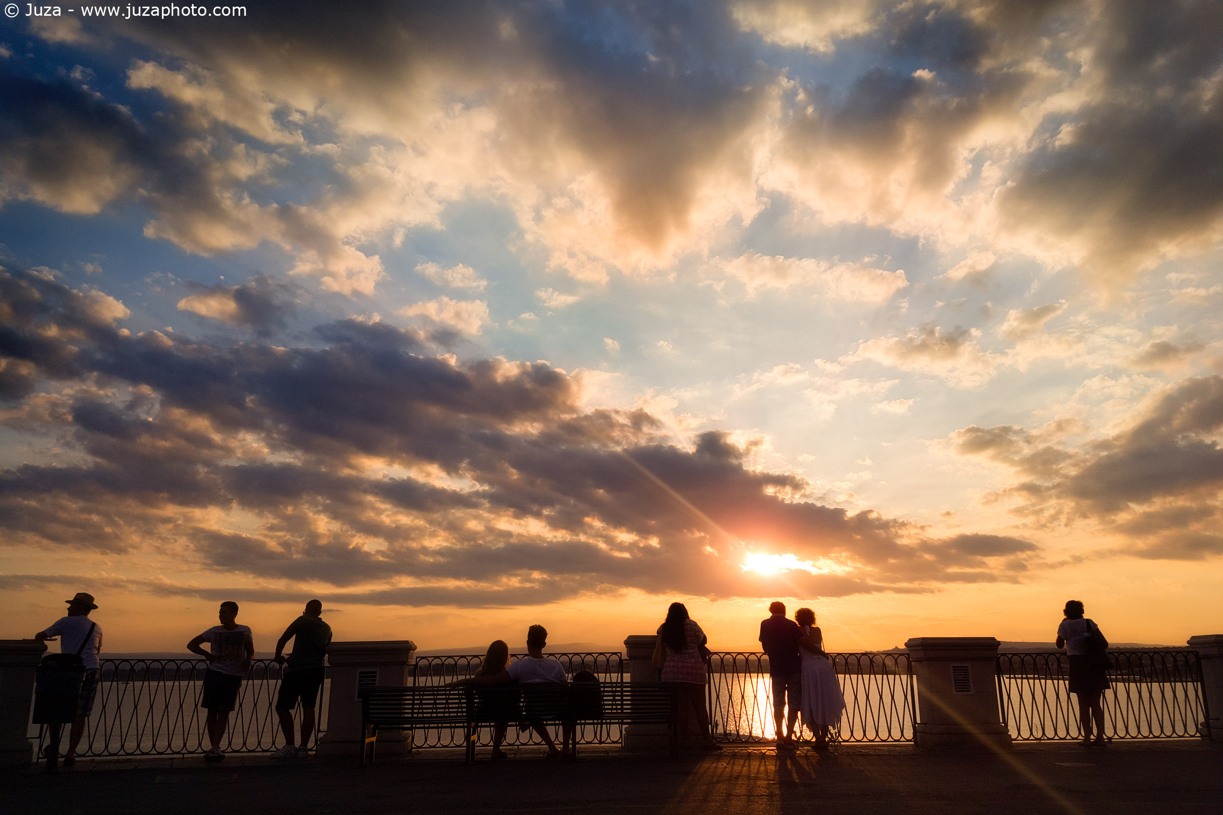 Ammirando il tramonto a Siracusa