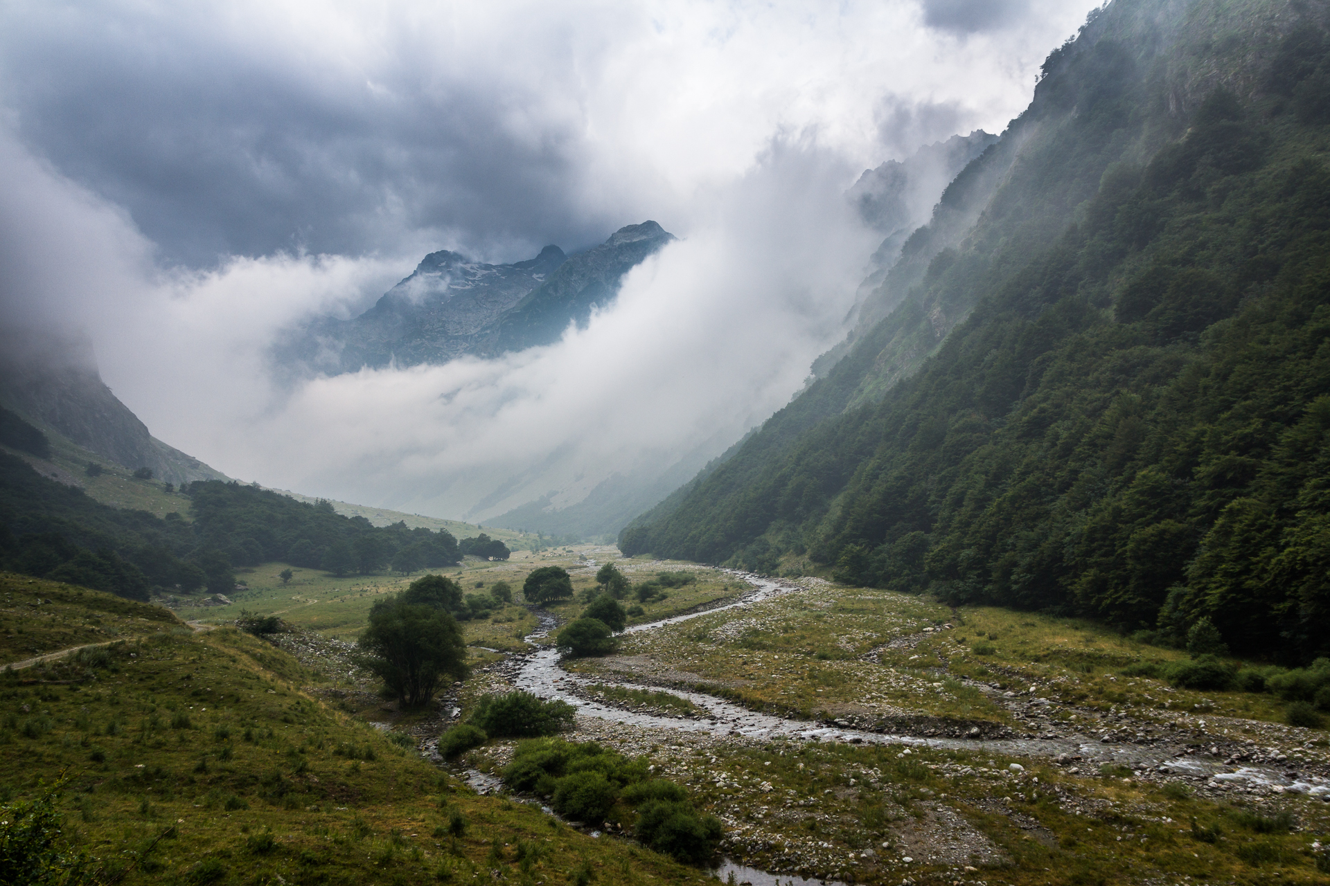 Towards the lake Vej del Bouc
