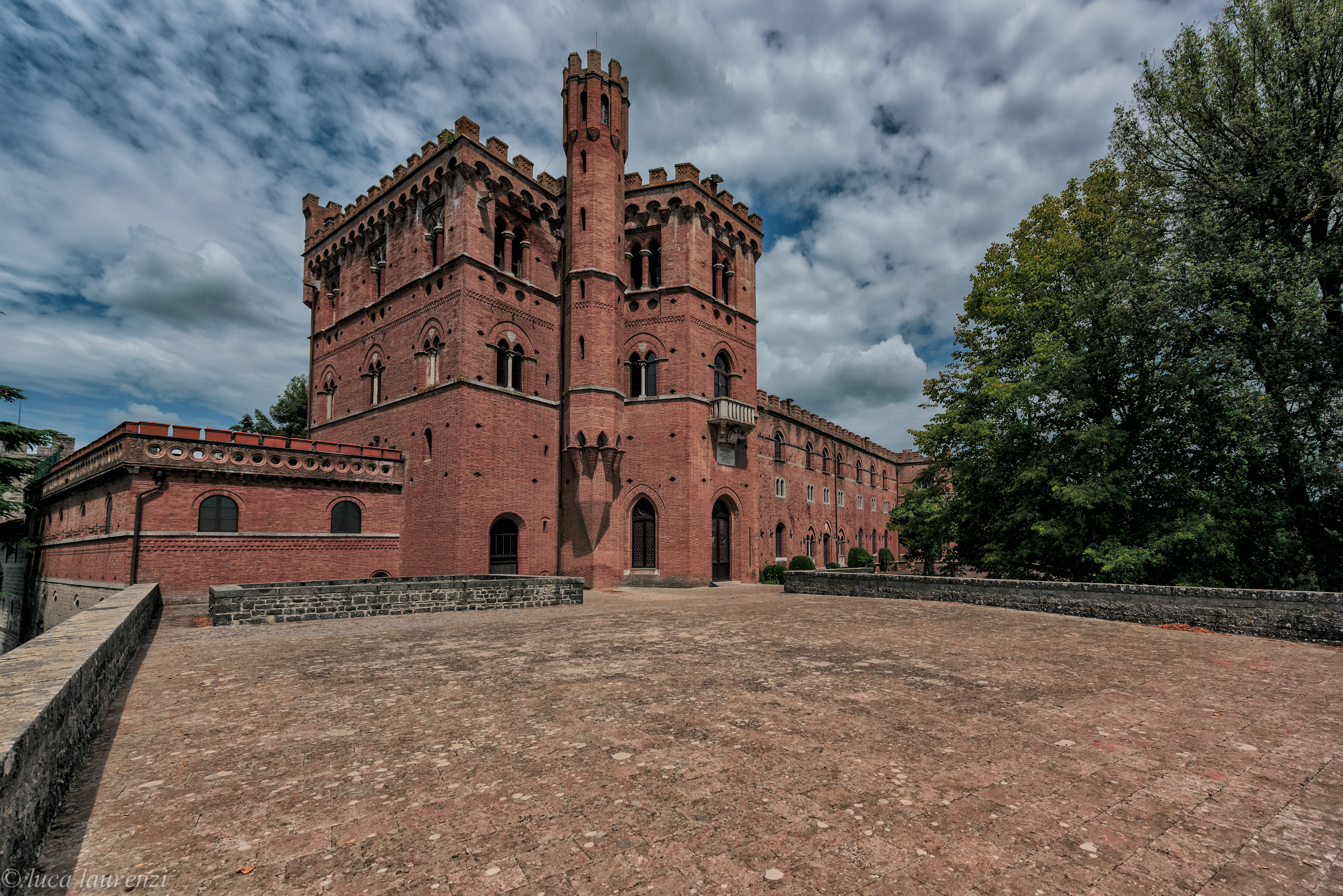 l altra faccia del castello di Brolio