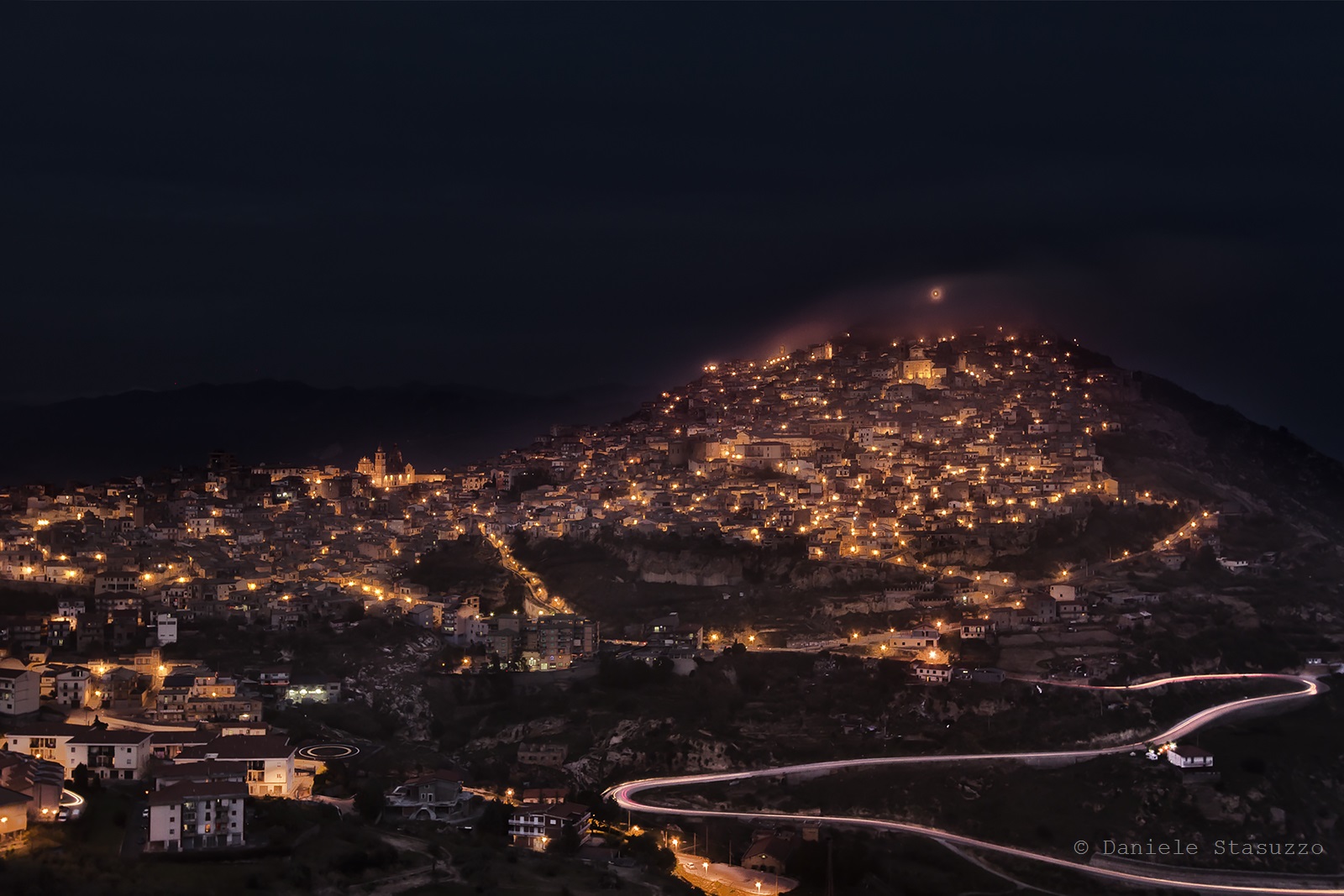 Agira (en) - Notturno