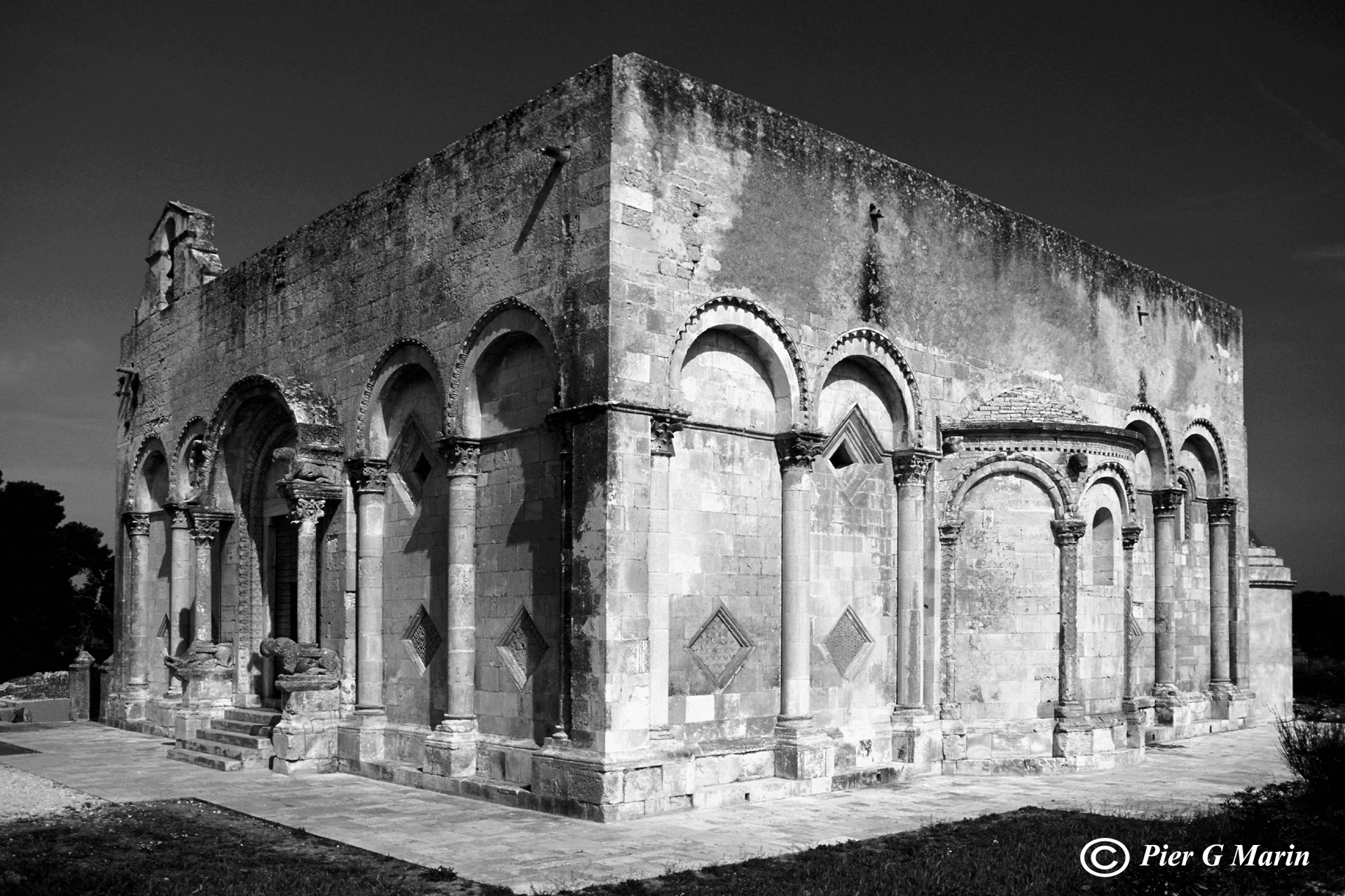 Santa Maria di Siponto. Puglia (sec. XI)