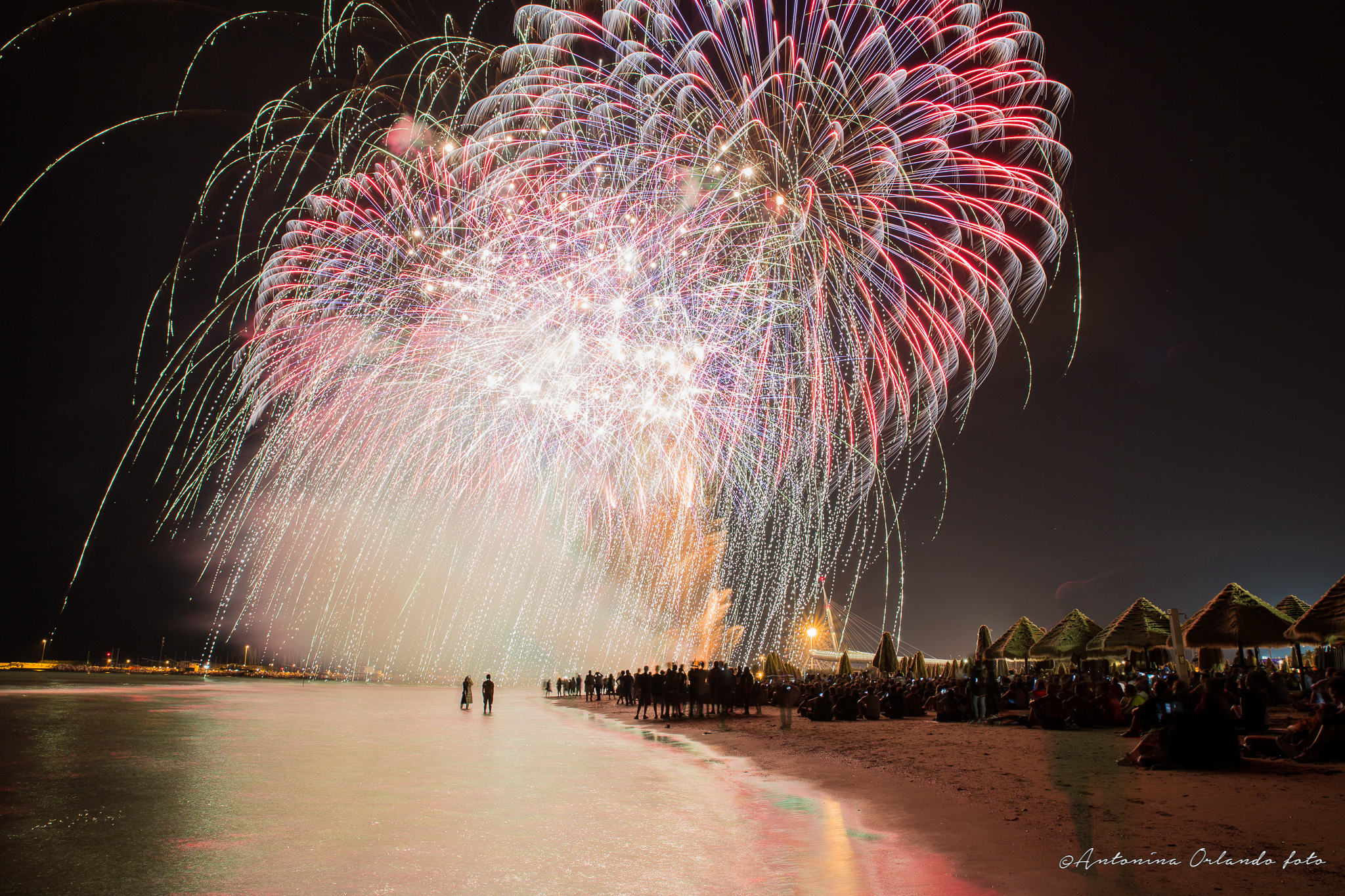 Pioggia di luci e colori.