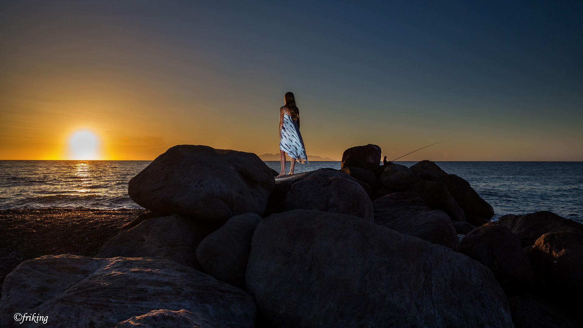 Sunrise in Kamari beach - Santorini