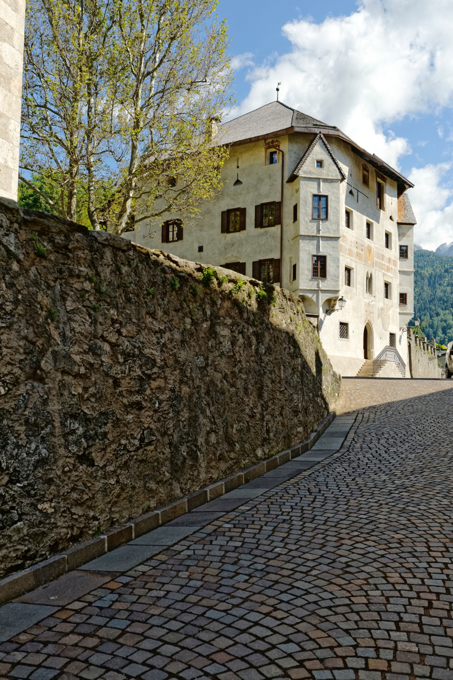 Palazzo delle miniere - Fiera di Primiero