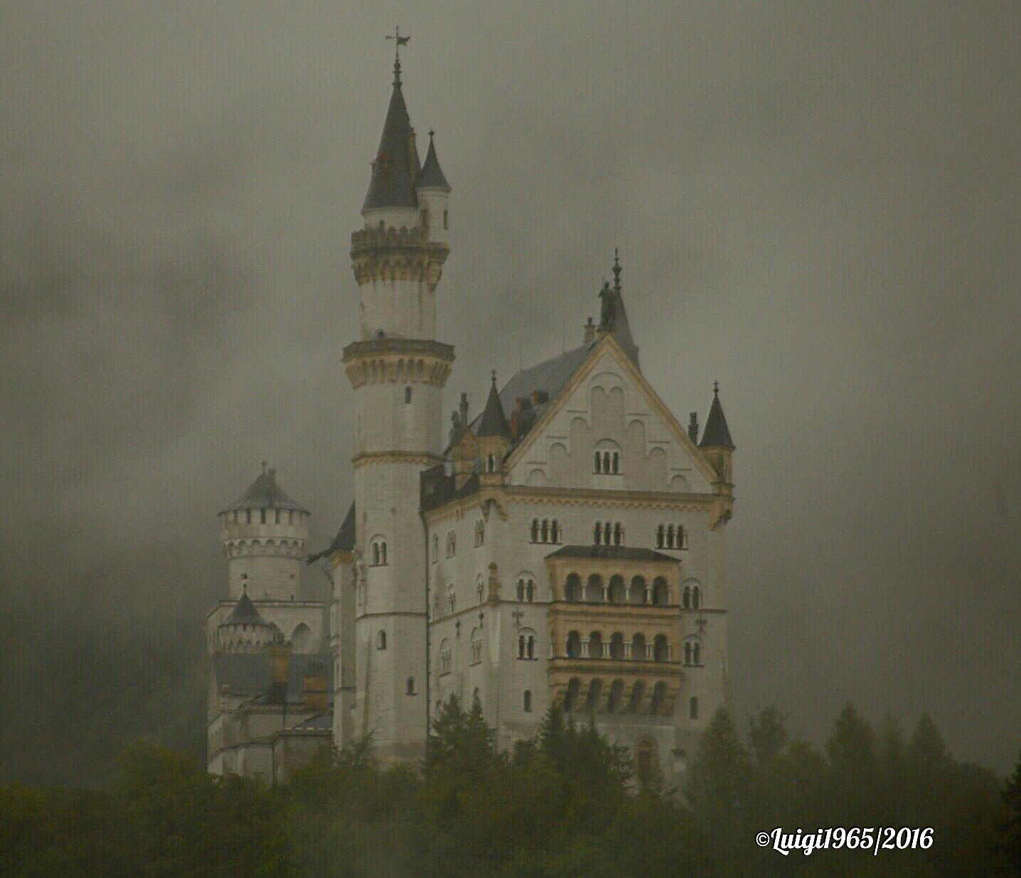 Neuscwenstein, in a terrible rainy day.