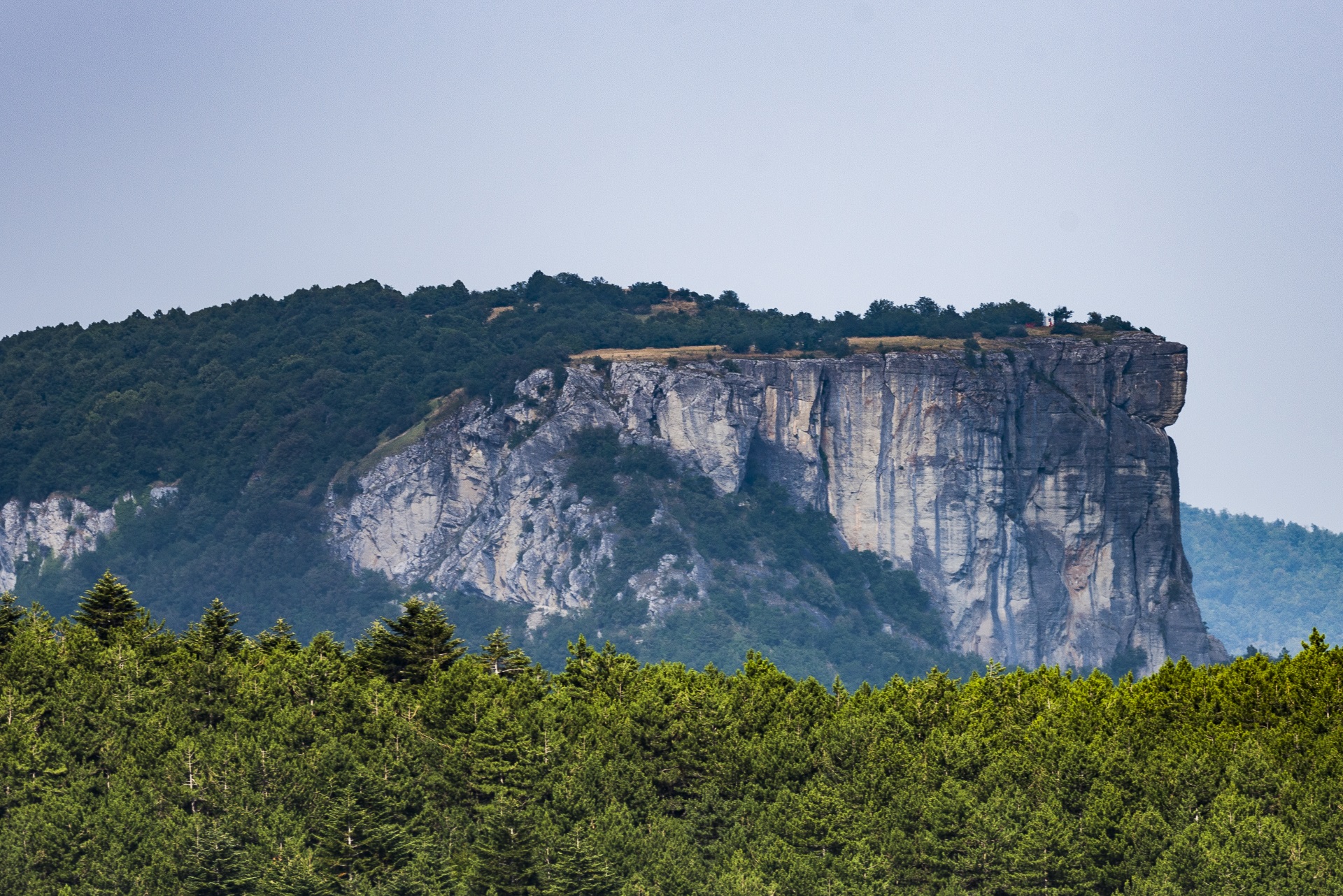 La pietra da lontano