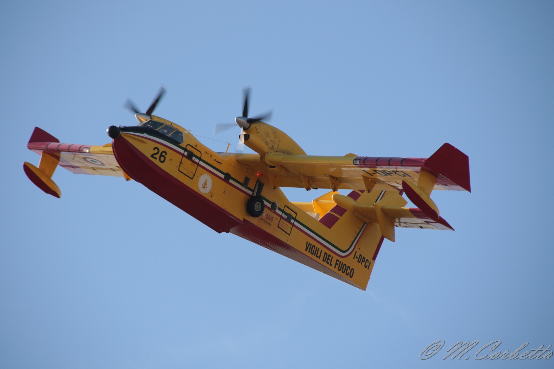 L'arrivo dei Canadair