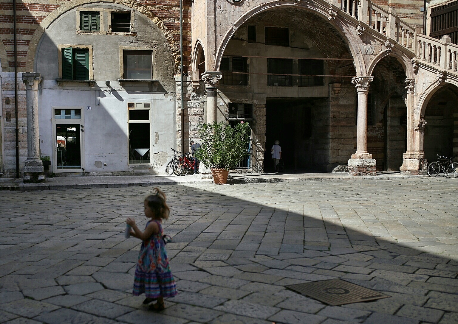 Scala della Ragione - little girl