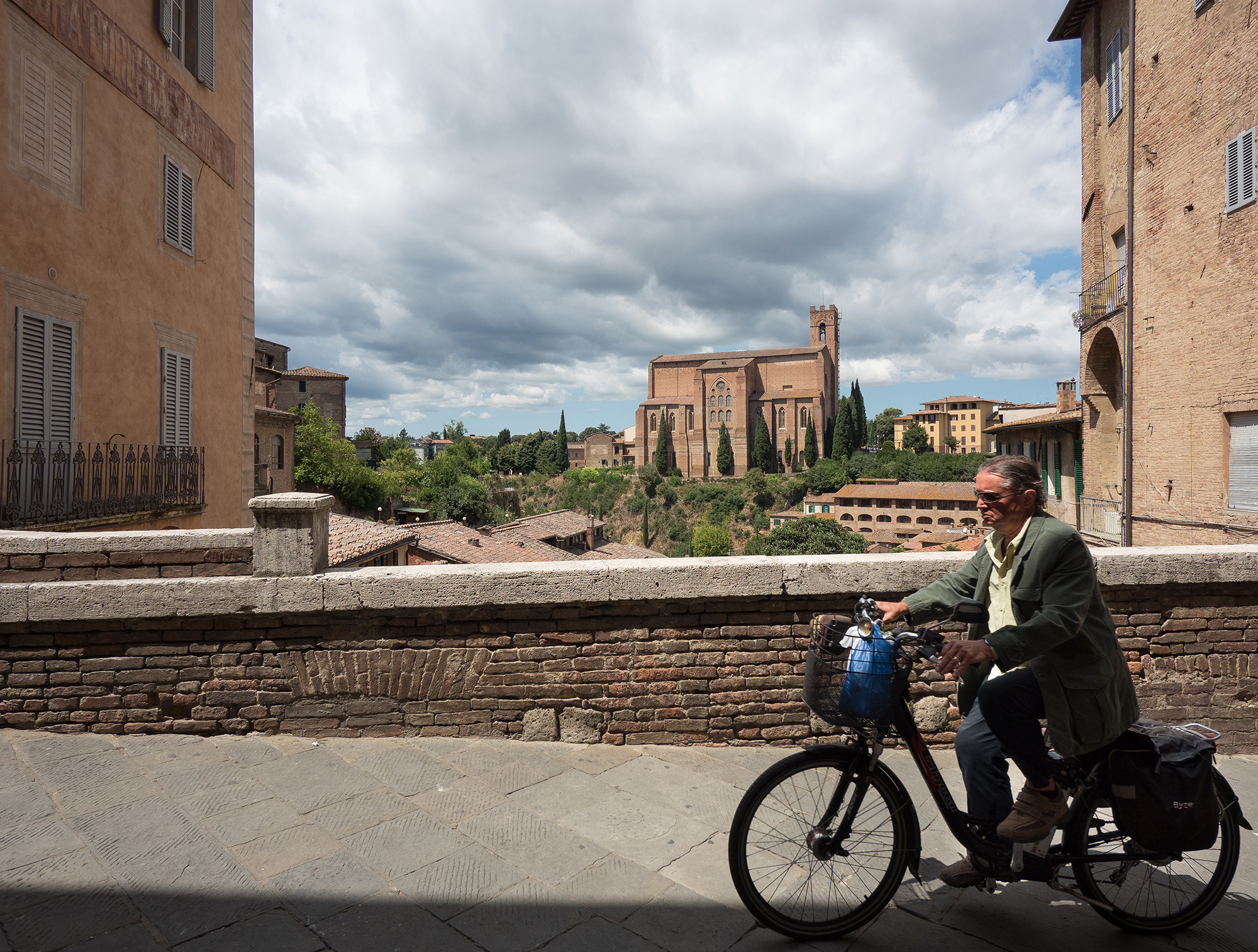 Come una quinta teatrale.