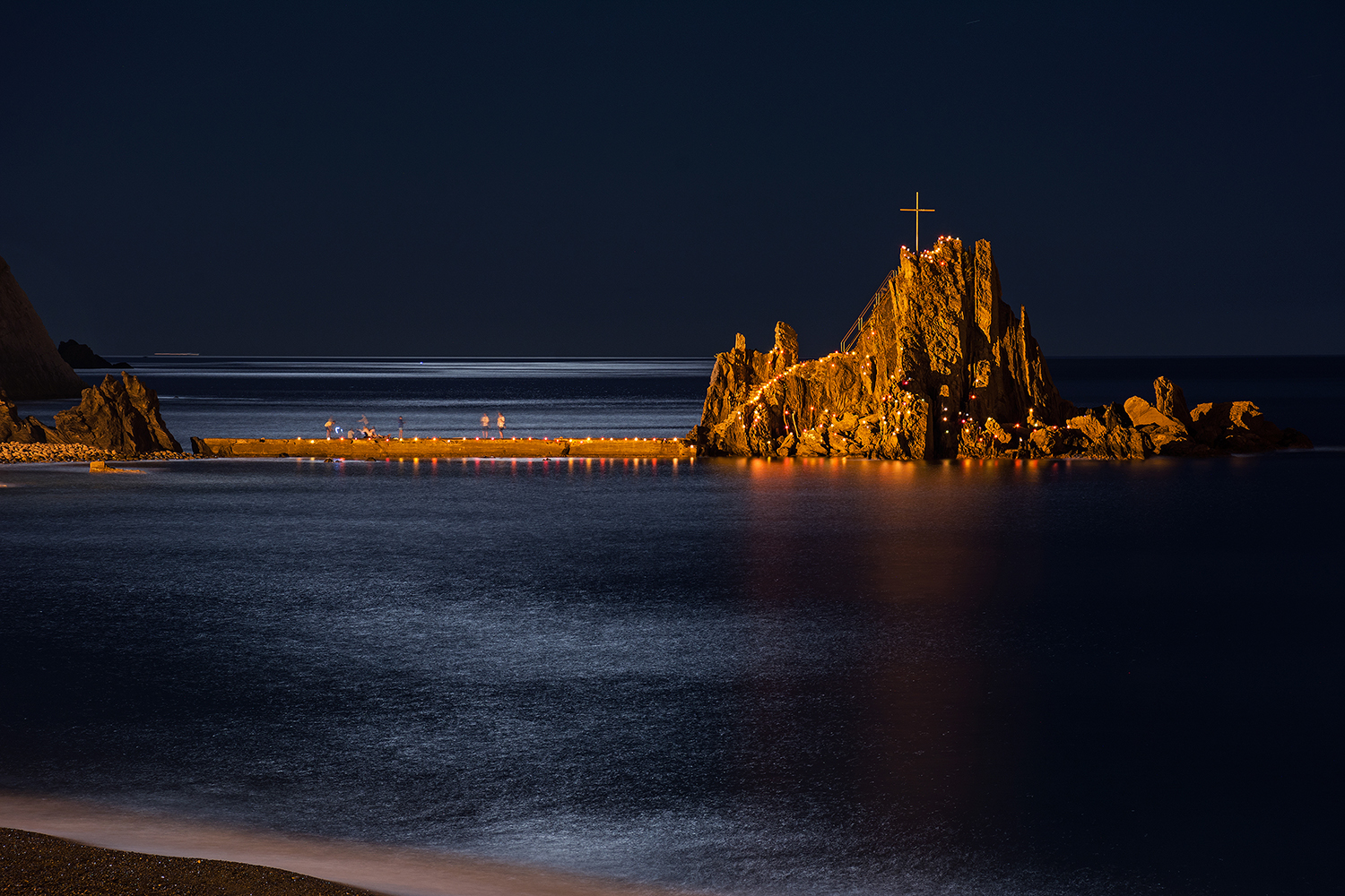 The Asseu moonlight and candles